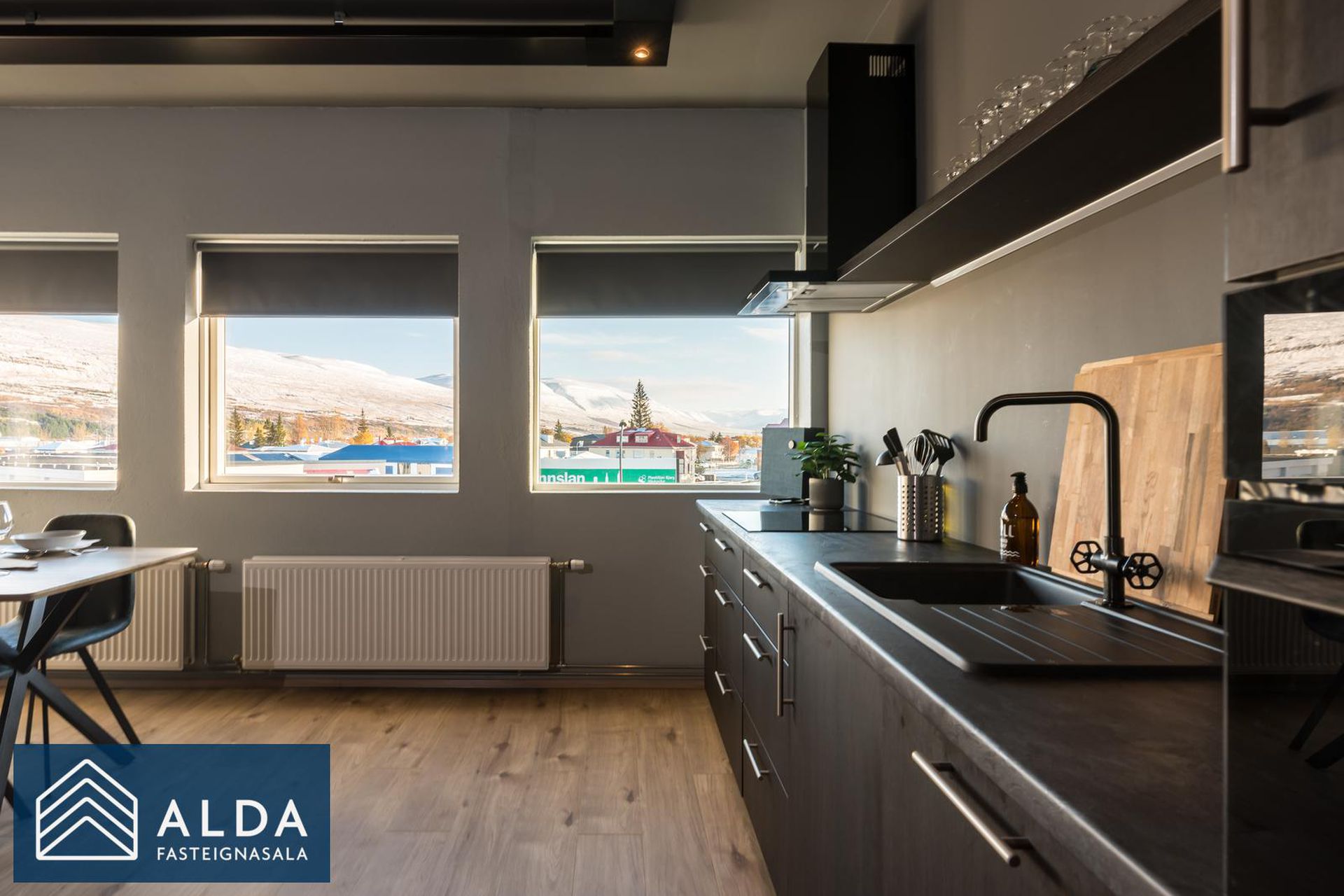Tryggvabraut 24, 600 Akureyri
