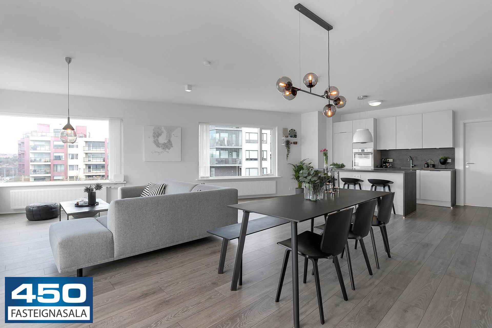 Holtsvegur 9, 210 Garðabær