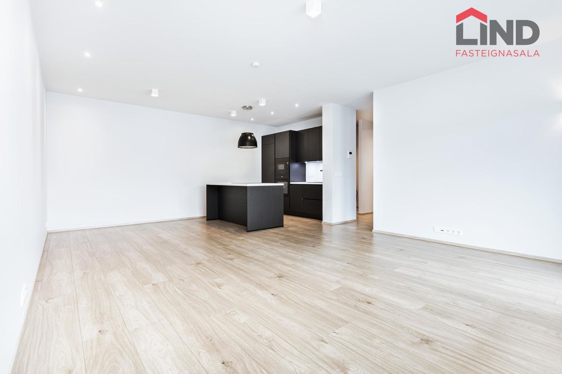 Smyrilshlíð 16, 102 Reykjavík