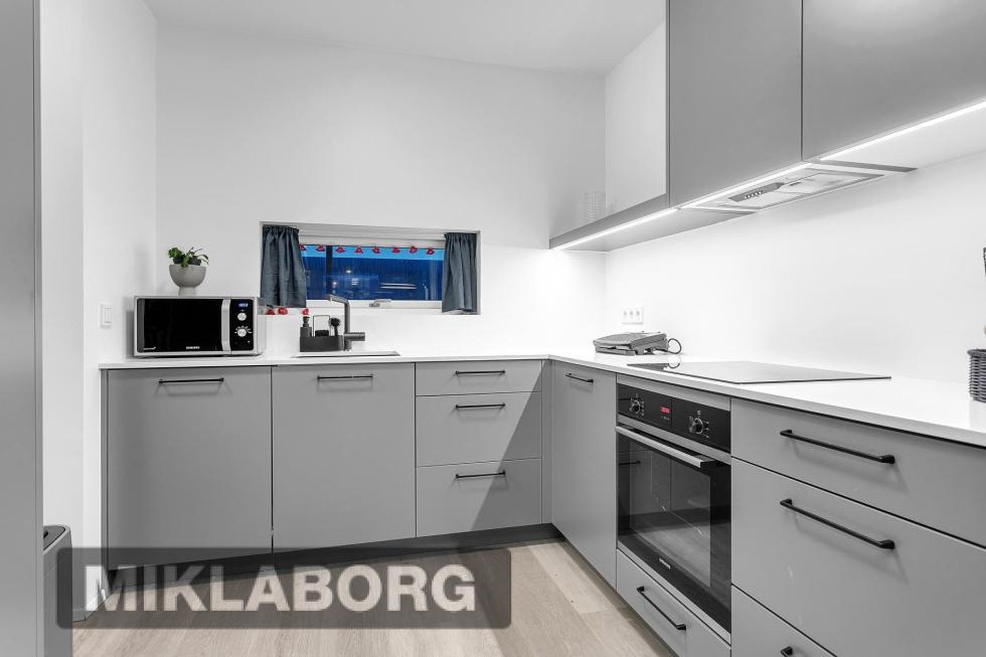 Dalsbraut 34, 260 Reykjanesbær