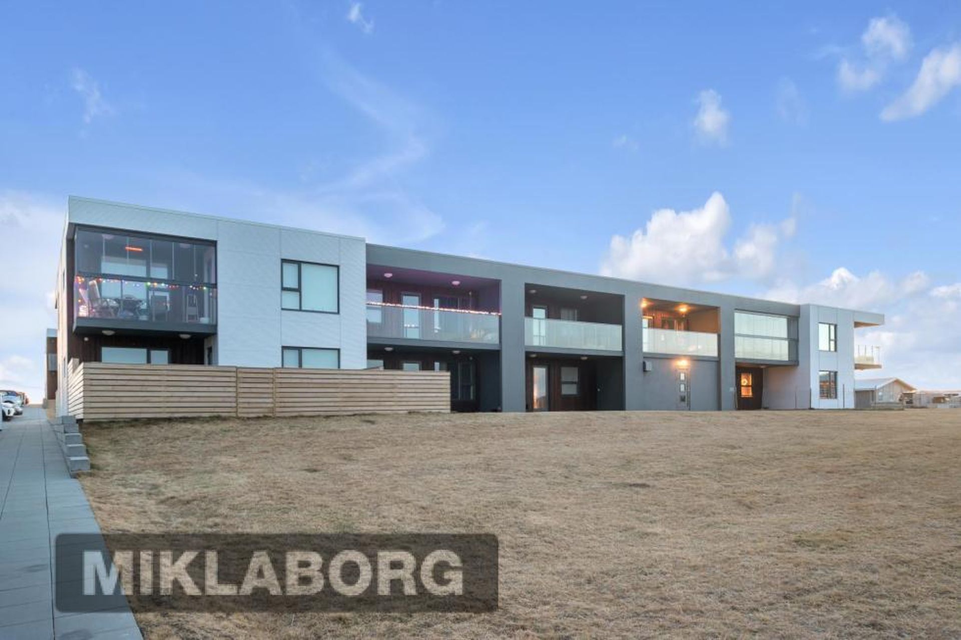 Dalsbraut 34, 260 Reykjanesbær