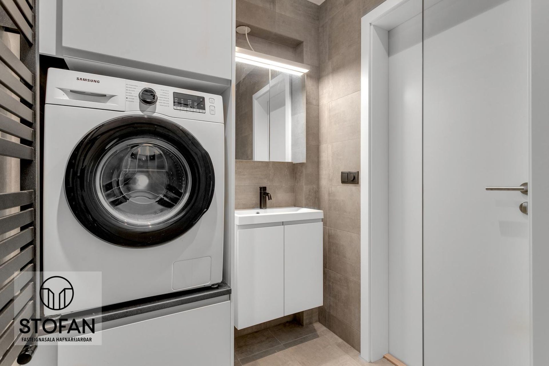 Vallarás 5 - 0101, 110 Reykjavík