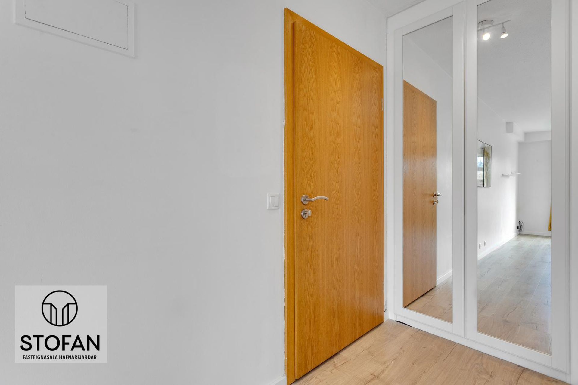 Vallarás 5 - 0101, 110 Reykjavík