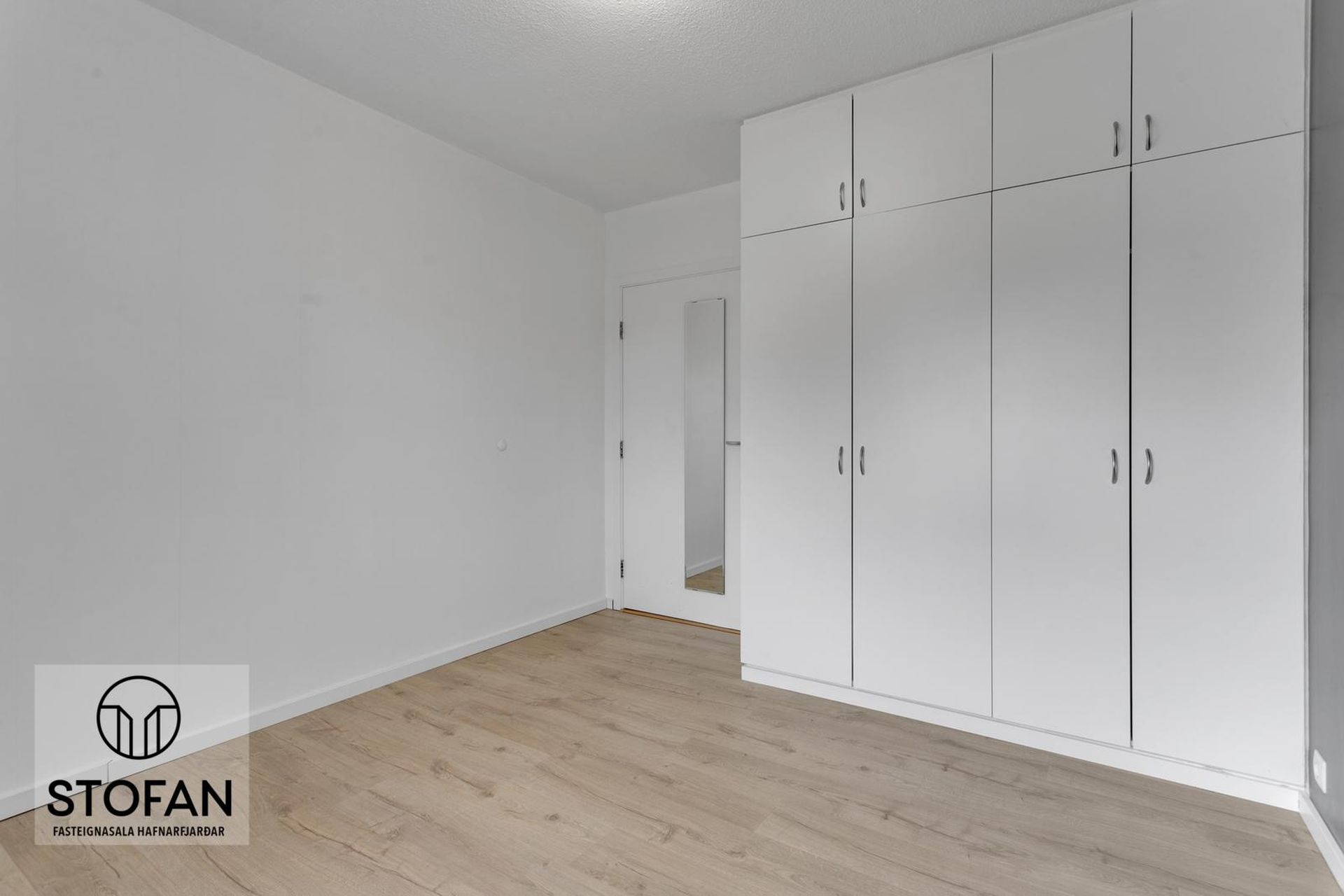 Vallarás 5 - 0101, 110 Reykjavík