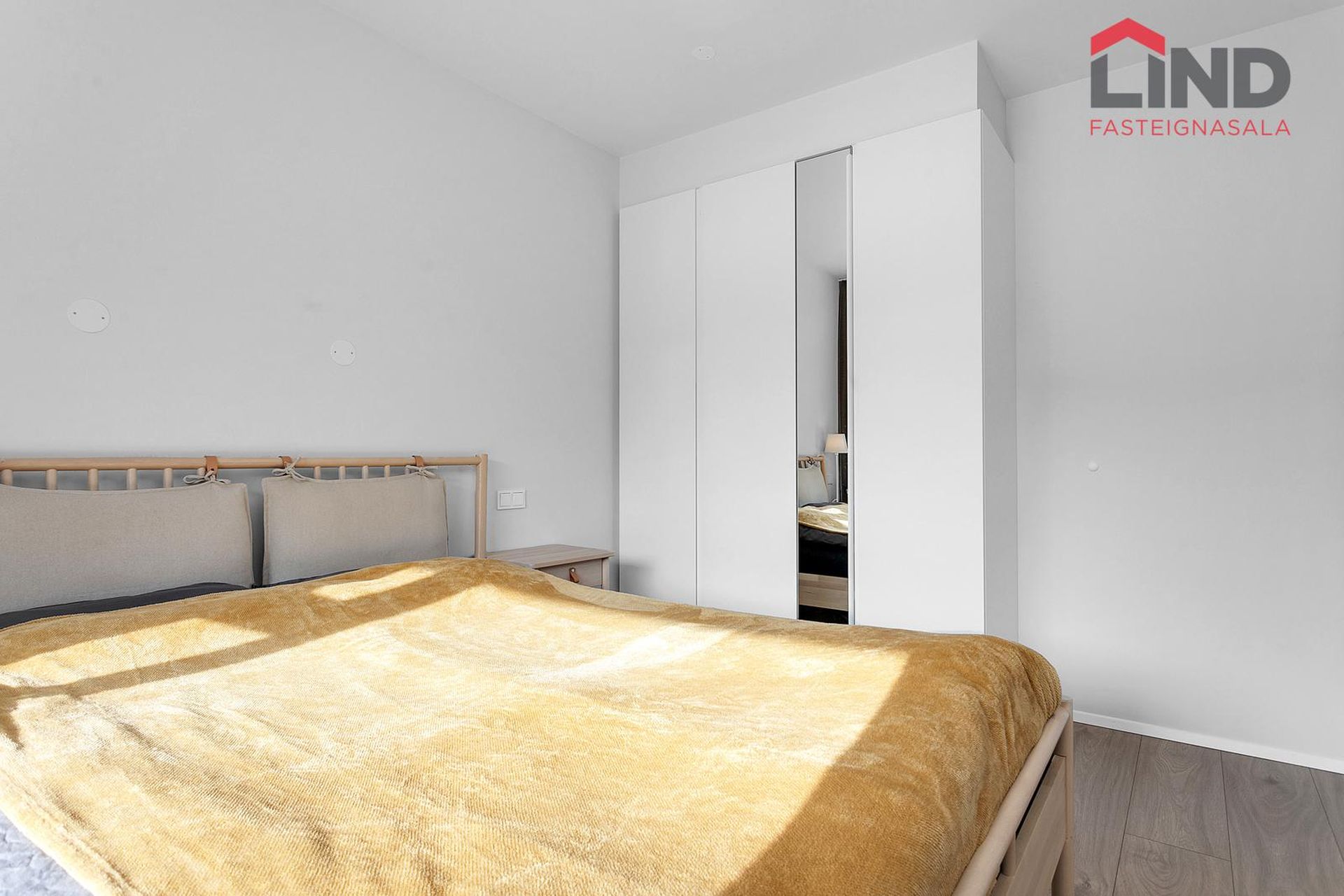 Smyrilshlíð 16, 102 Reykjavík