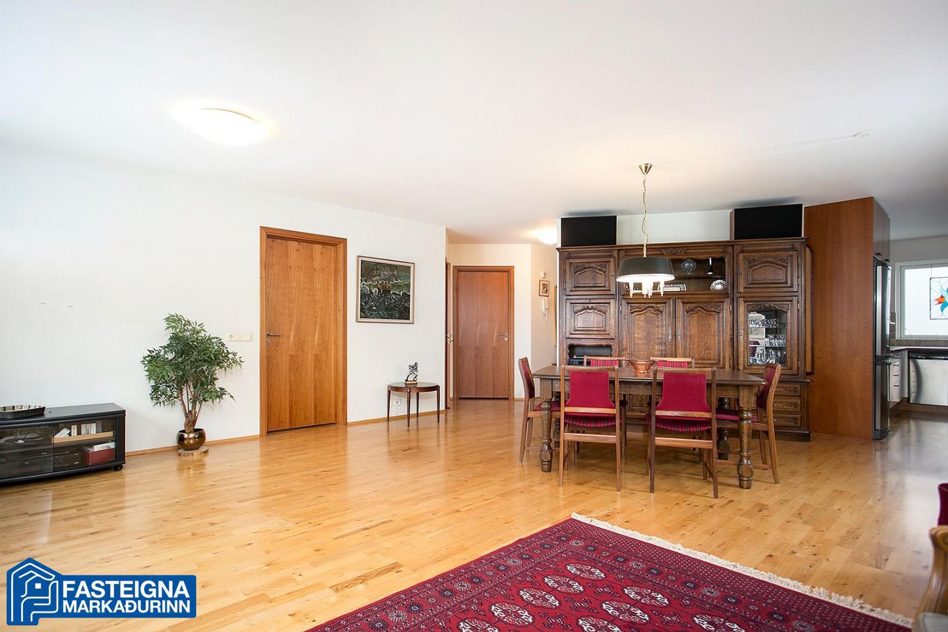 Garðatorg 7, 210 Garðabær