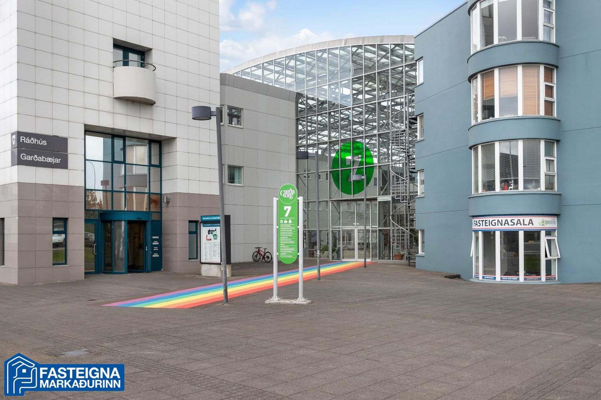 Garðatorg 7, 210 Garðabær