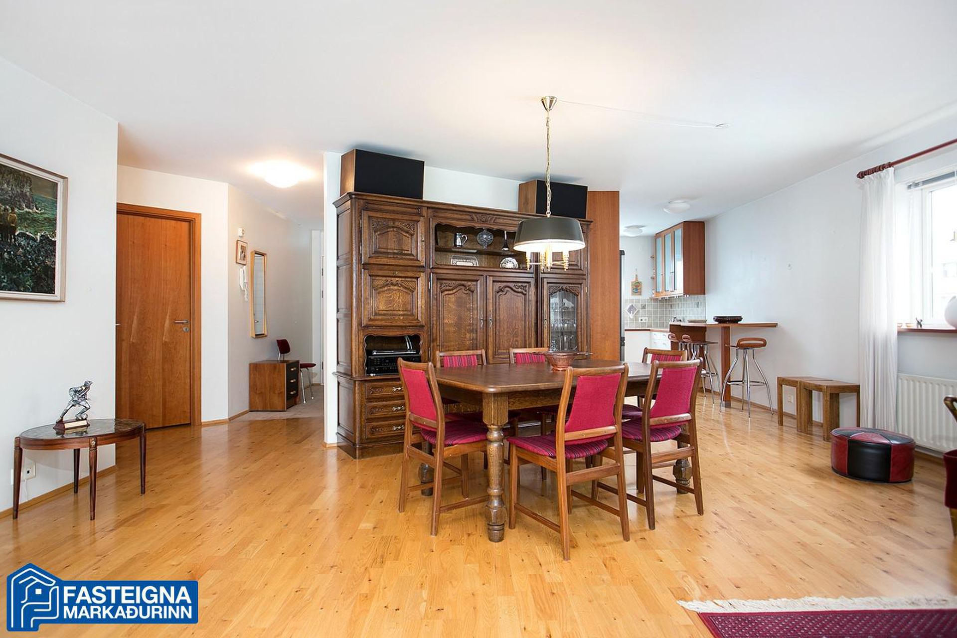 Garðatorg 7, 210 Garðabær