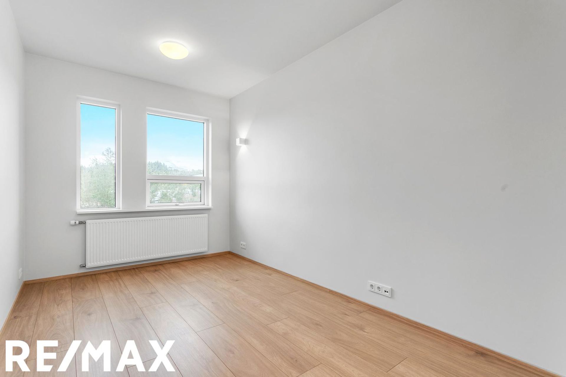 Arnarhlíð 4, 102 Reykjavík