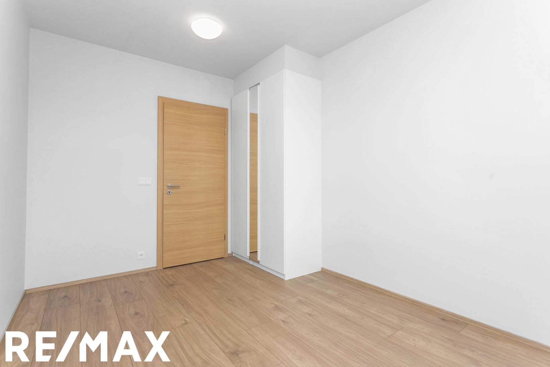 Arnarhlíð 4, 102 Reykjavík