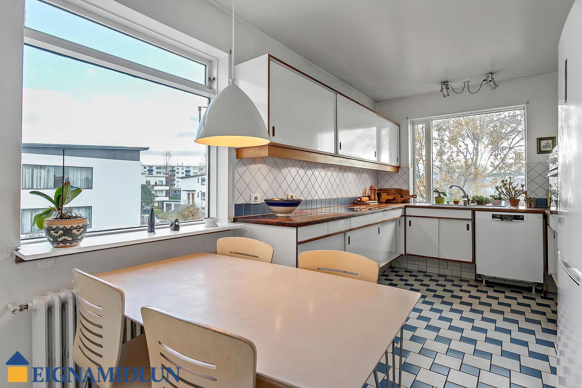 Safamýri 27, 108 Reykjavík