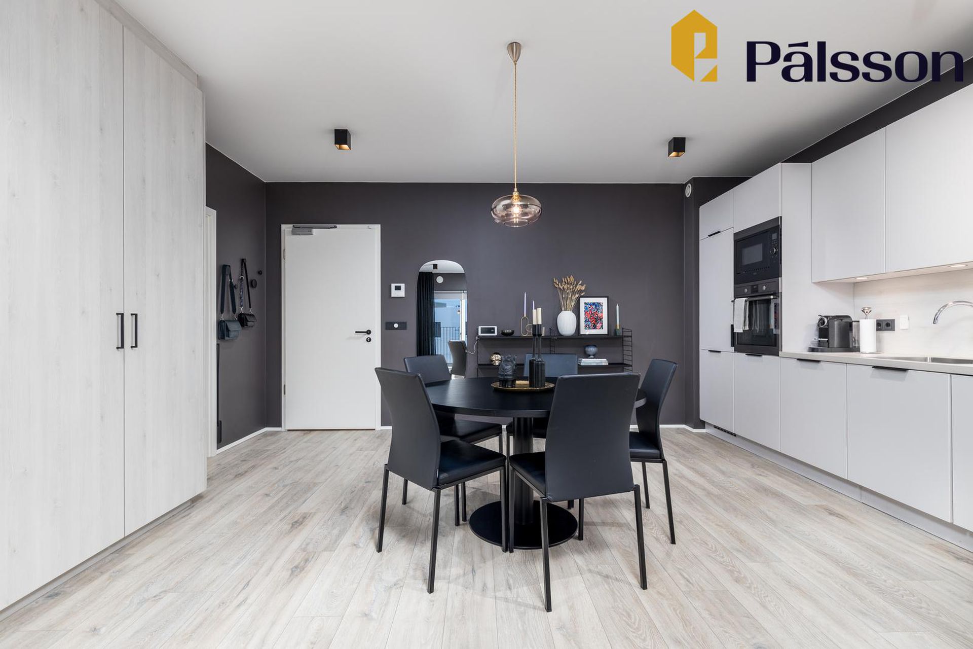 Holtsvegur 9, 210 Garðabær