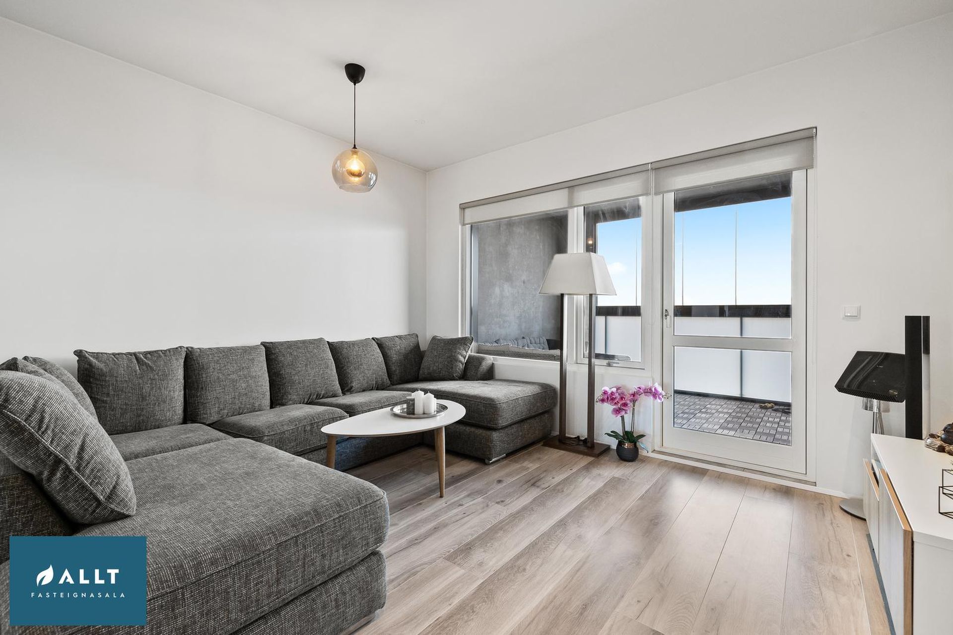 Dalsbraut 15, 260 Reykjanesbær