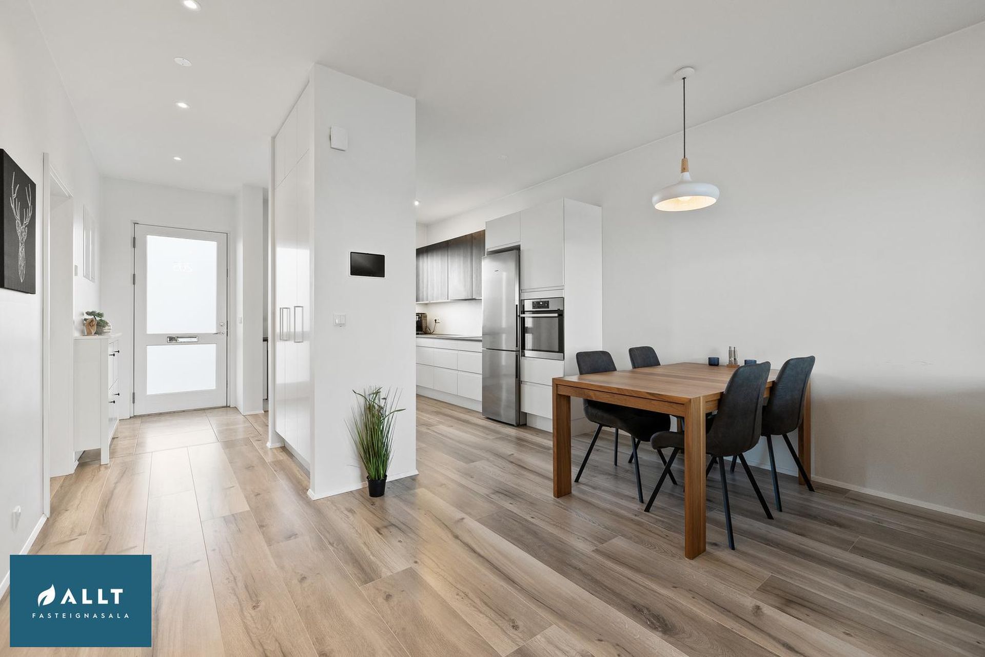Dalsbraut 15, 260 Reykjanesbær