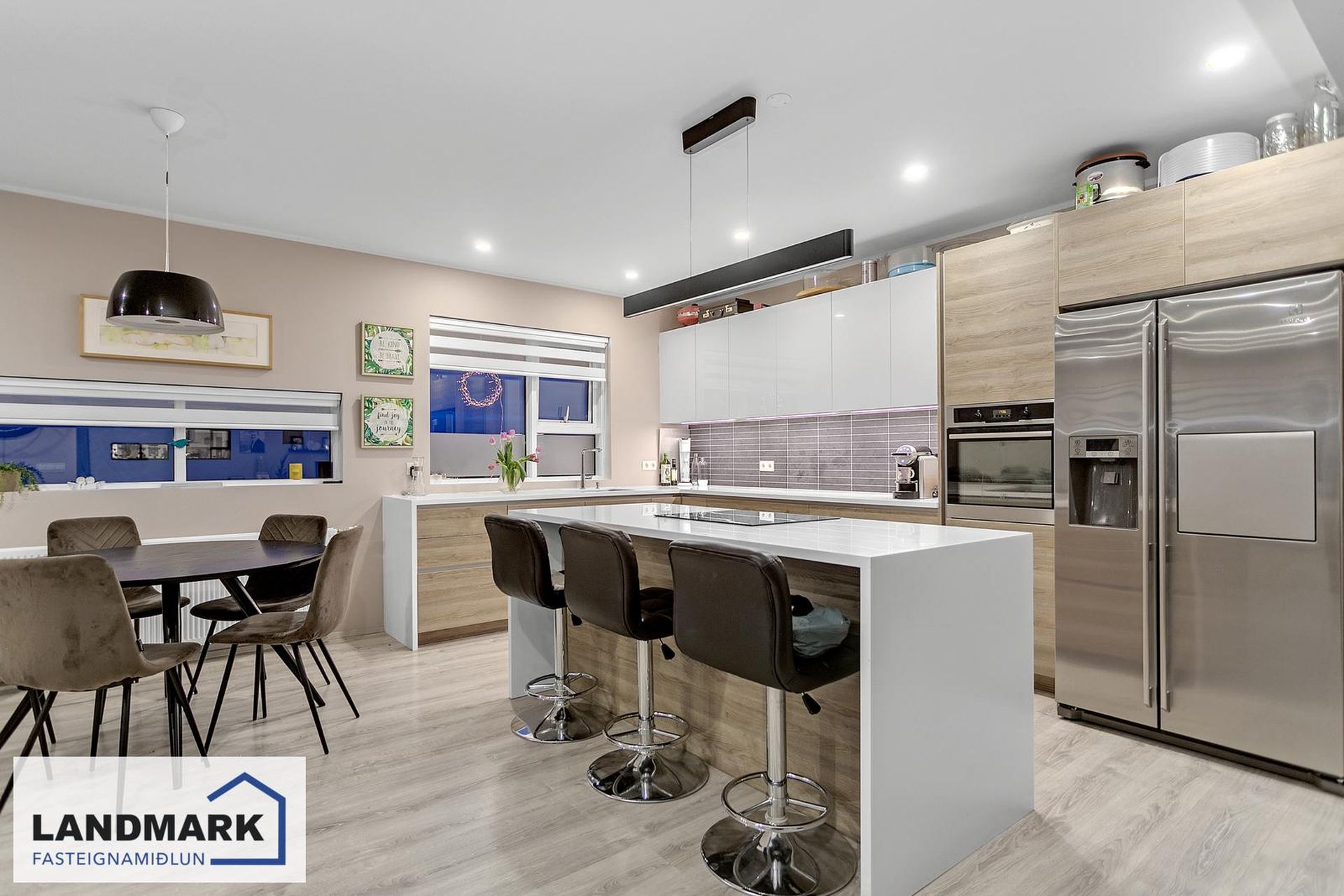 Asparskógar 27, 300 Akranes