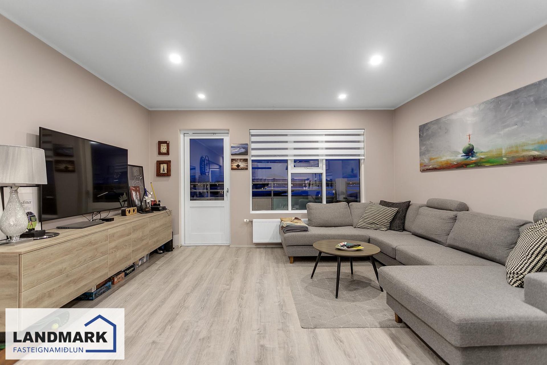 Asparskógar 27, 300 Akranes