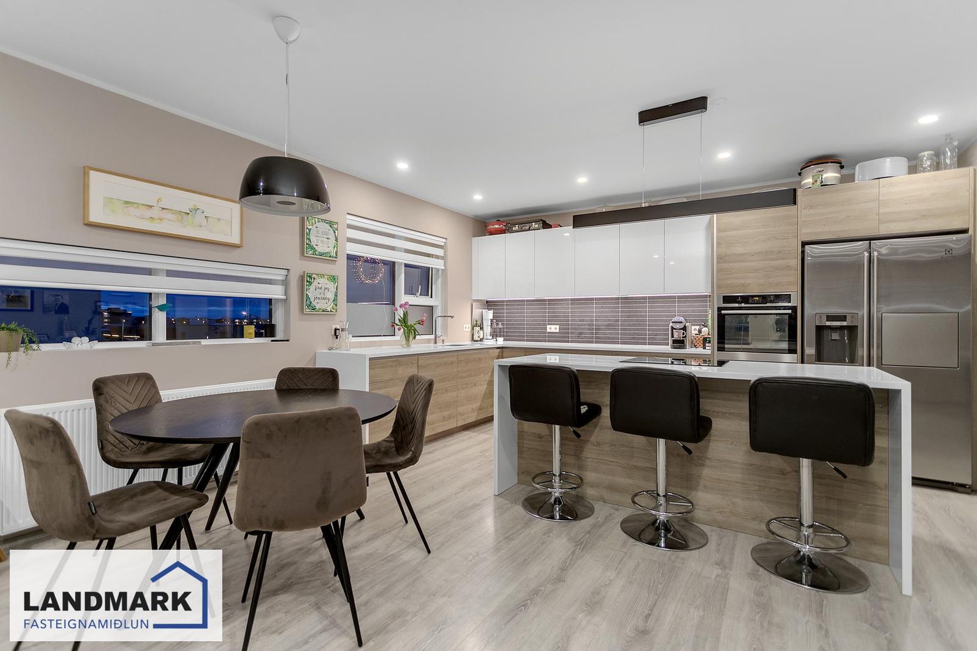 Asparskógar 27, 300 Akranes