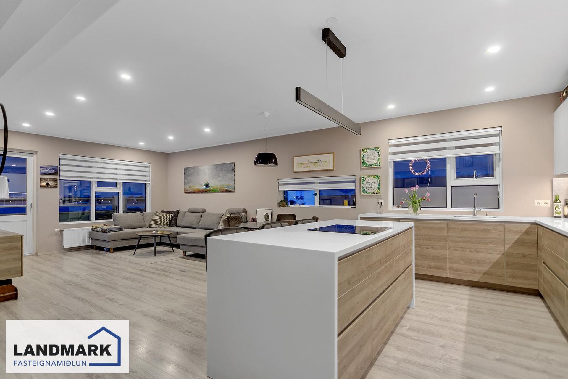 Asparskógar 27, 300 Akranes