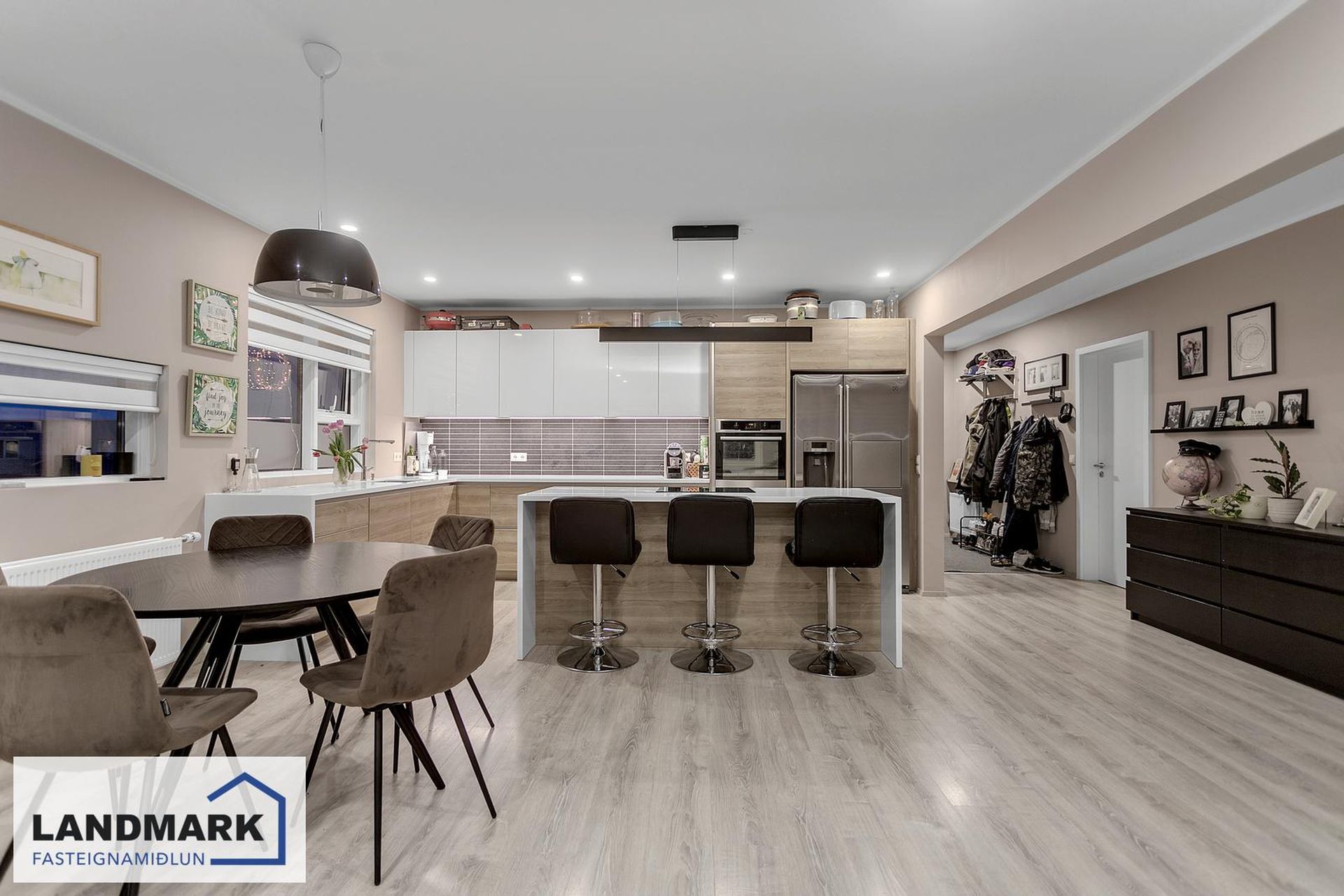 Asparskógar 27, 300 Akranes