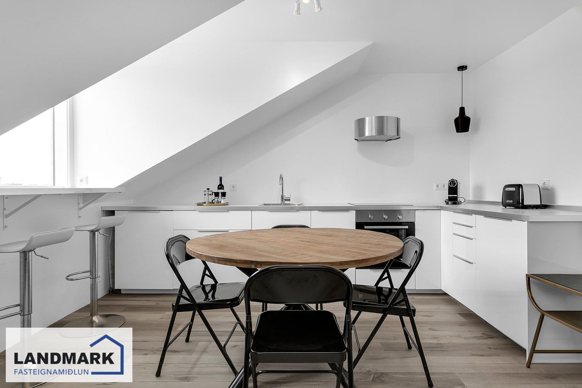 Laufásvegur 10, 101 Reykjavík