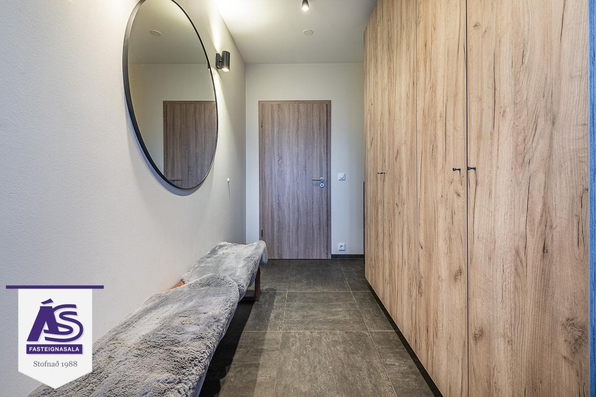 Kársnesbraut 93, 200 Kópavogur