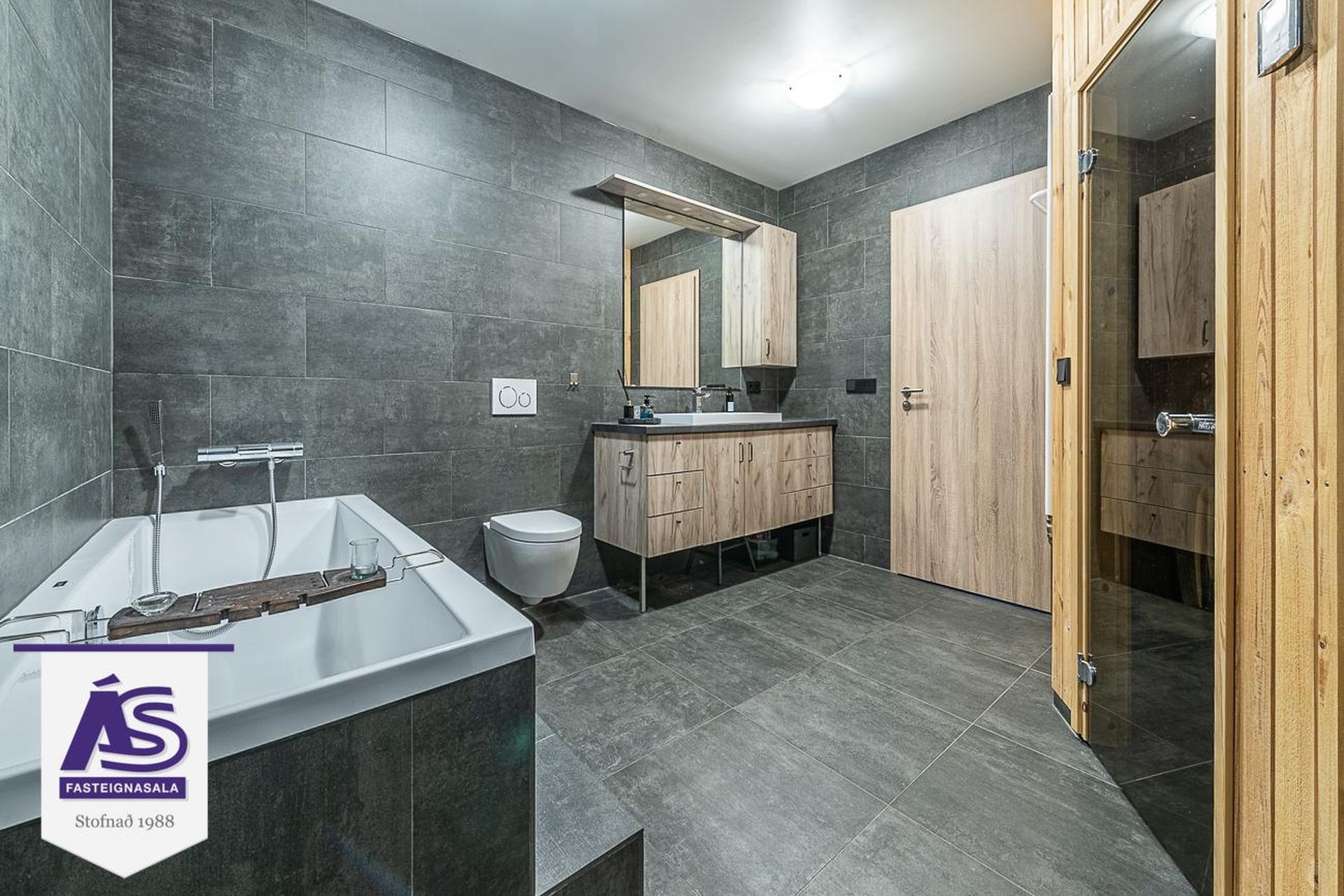 Kársnesbraut 93, 200 Kópavogur