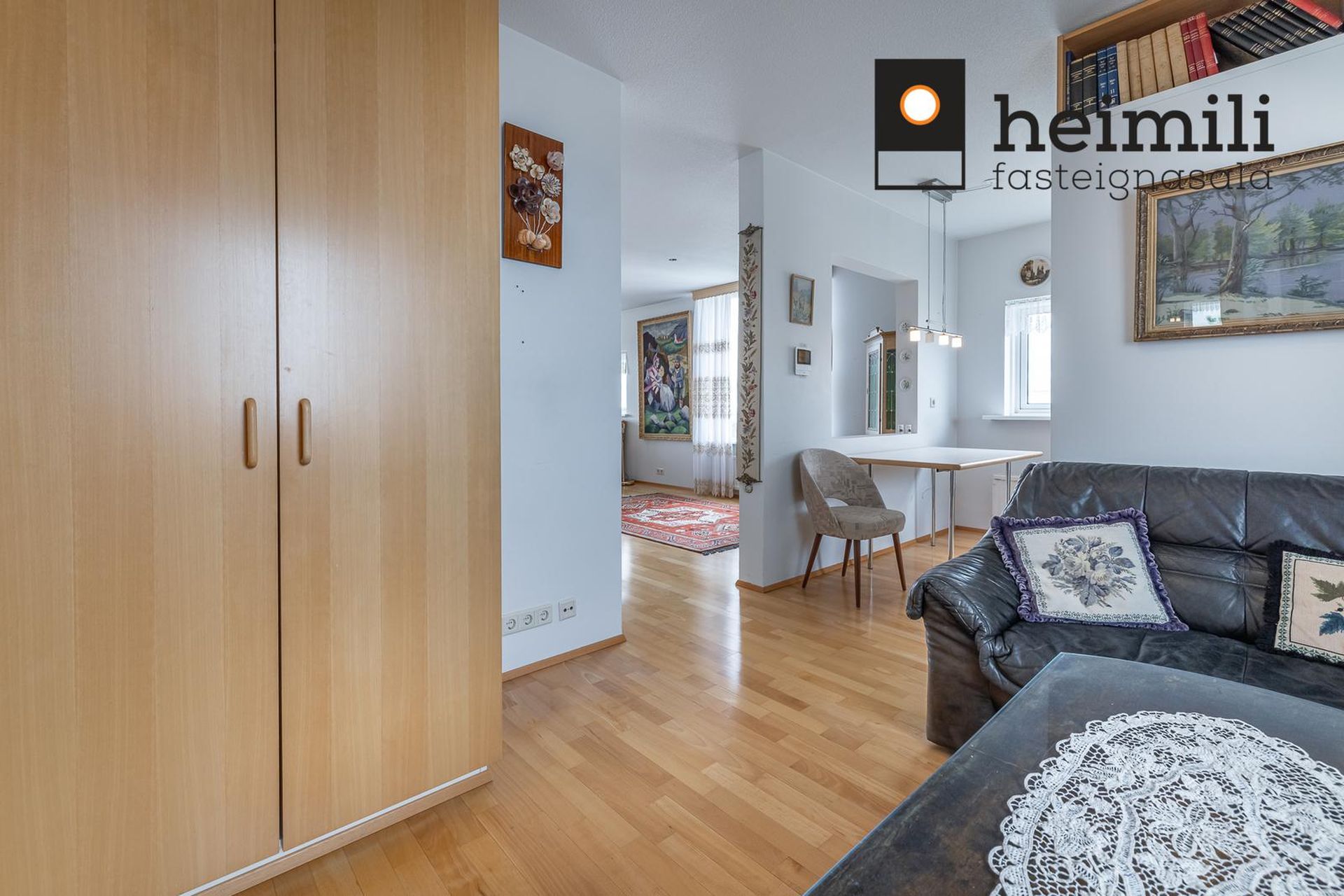Hraunbær 103, 110 Reykjavík
