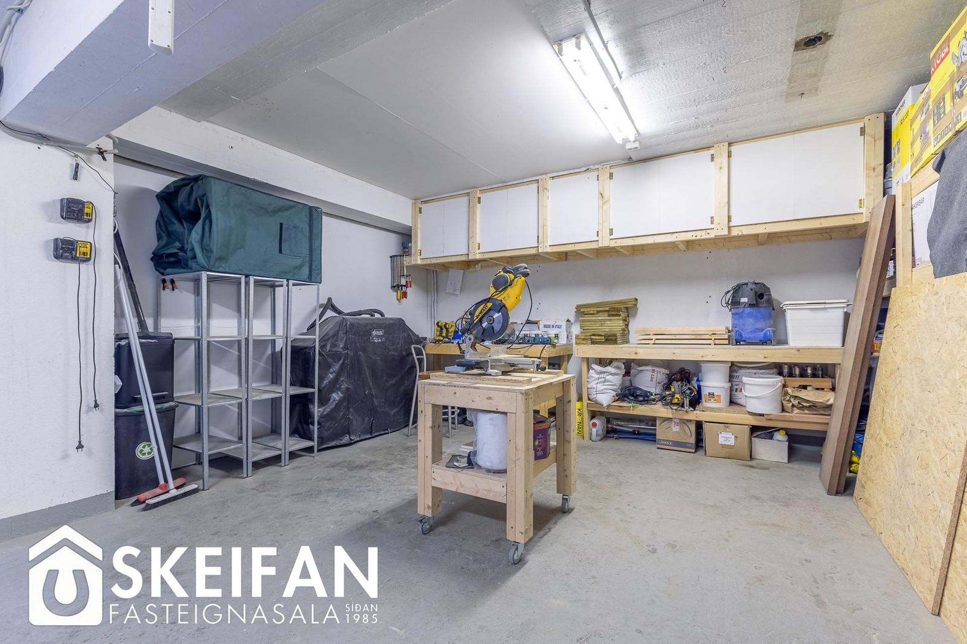 Víkurbraut 13, 230 Reykjanesbær