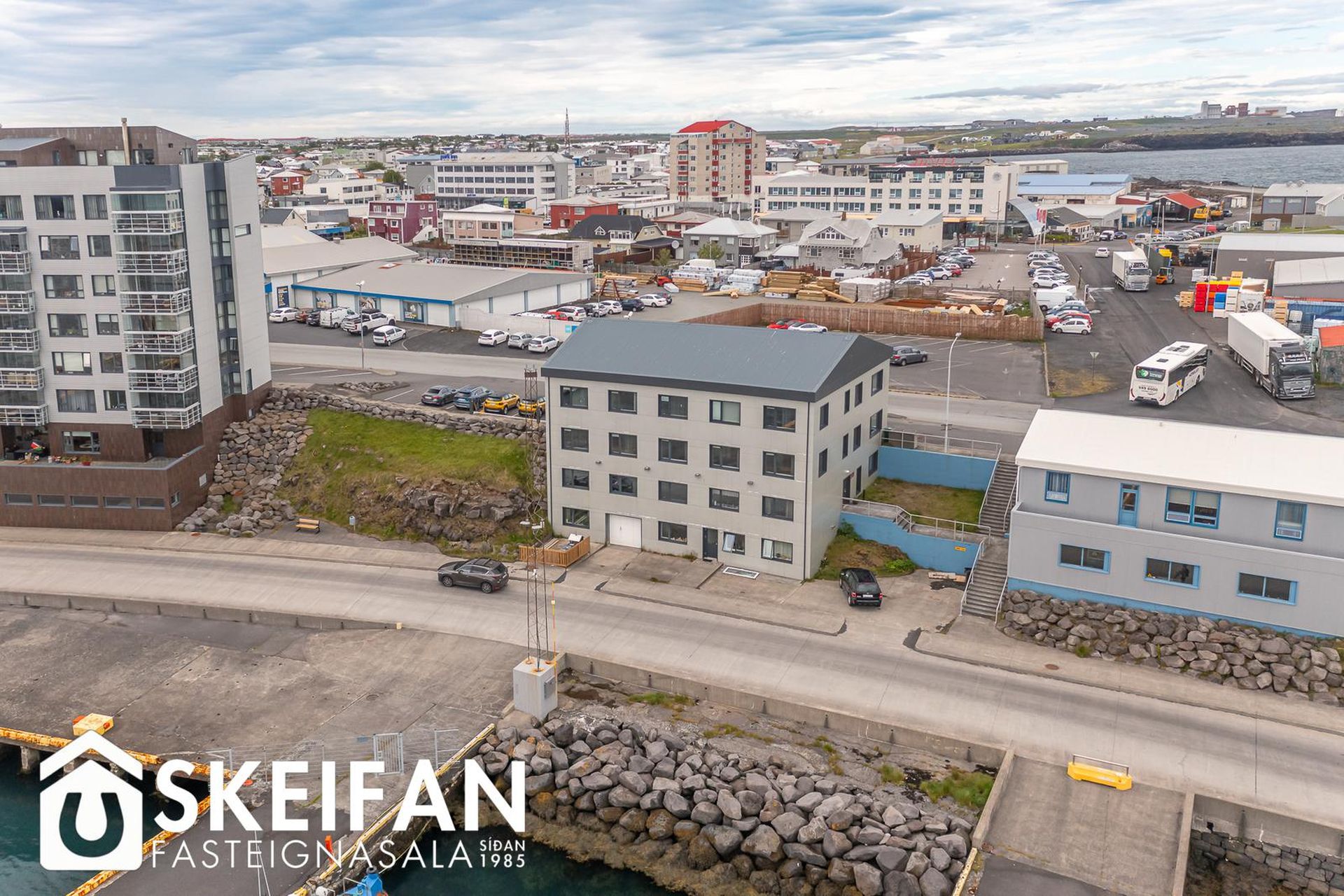 Víkurbraut 13, 230 Reykjanesbær