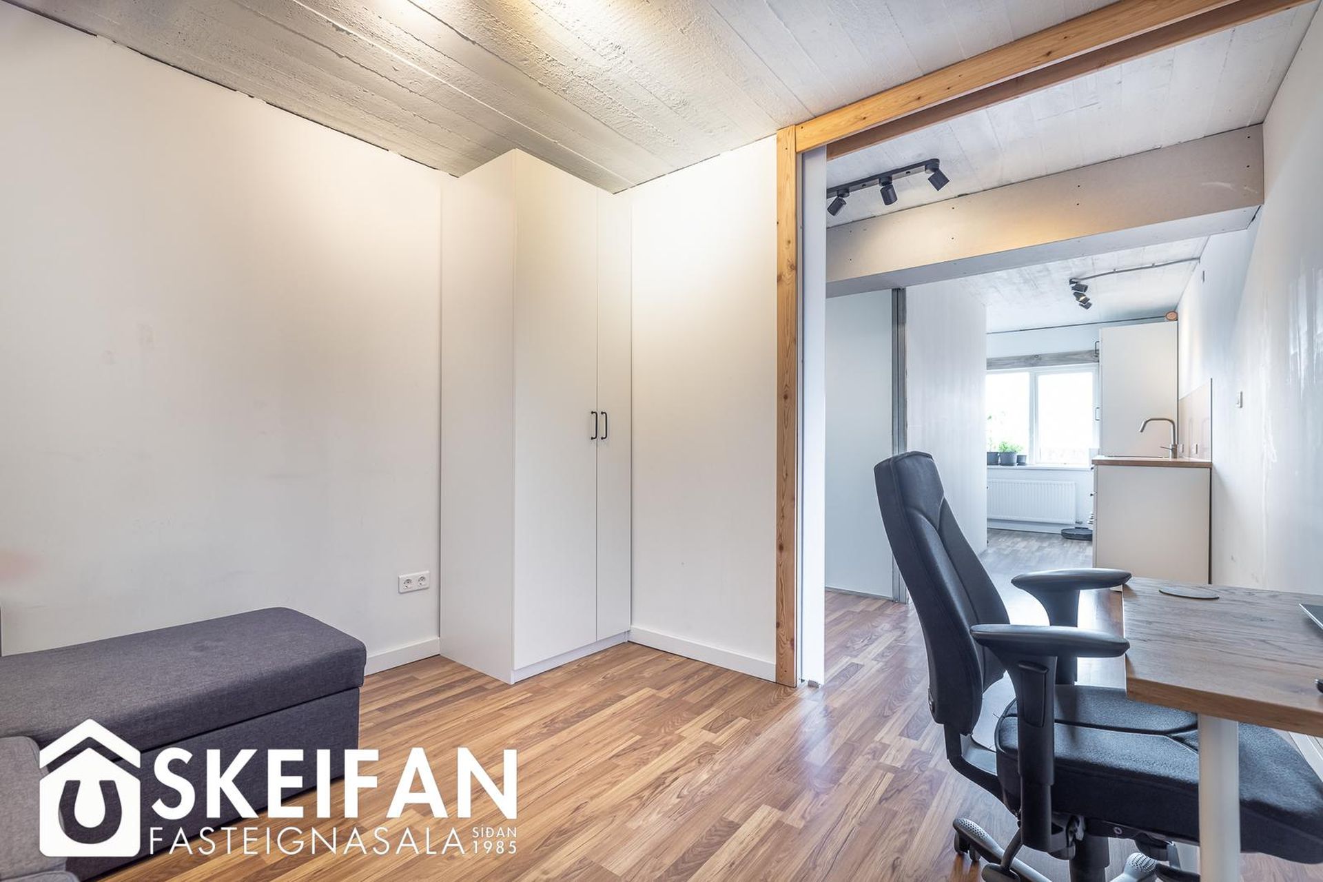Víkurbraut 13, 230 Reykjanesbær