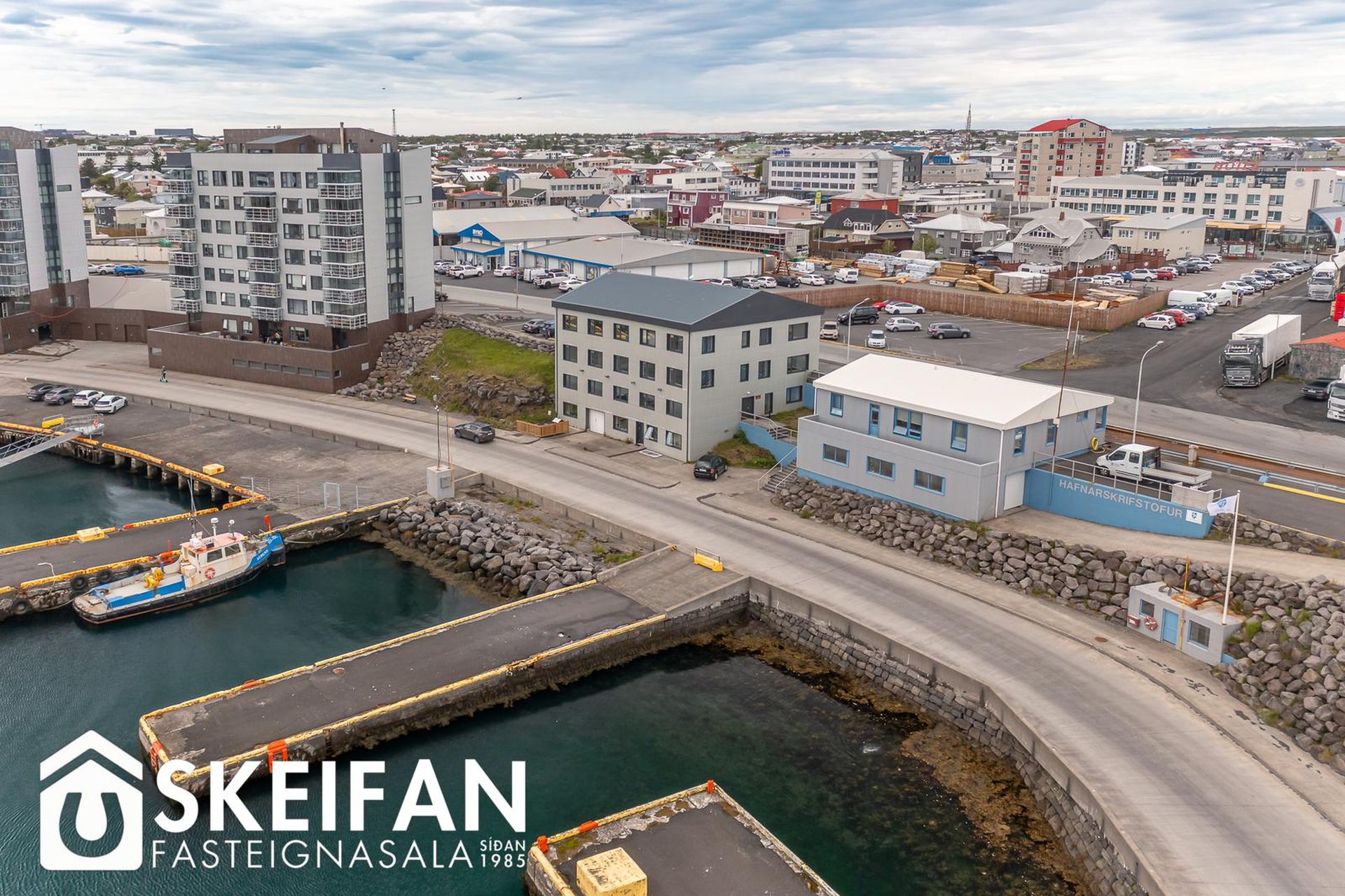 Víkurbraut 13, 230 Reykjanesbær