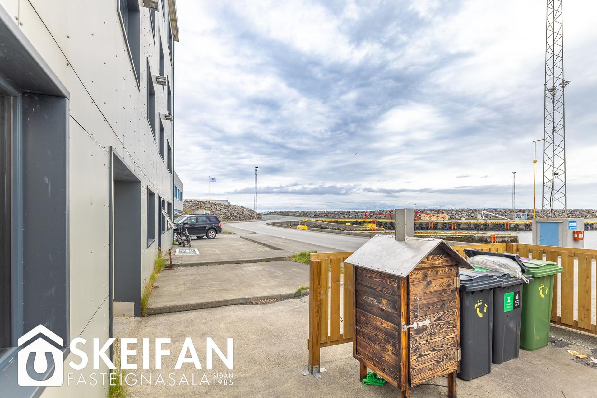 Víkurbraut 13, 230 Reykjanesbær