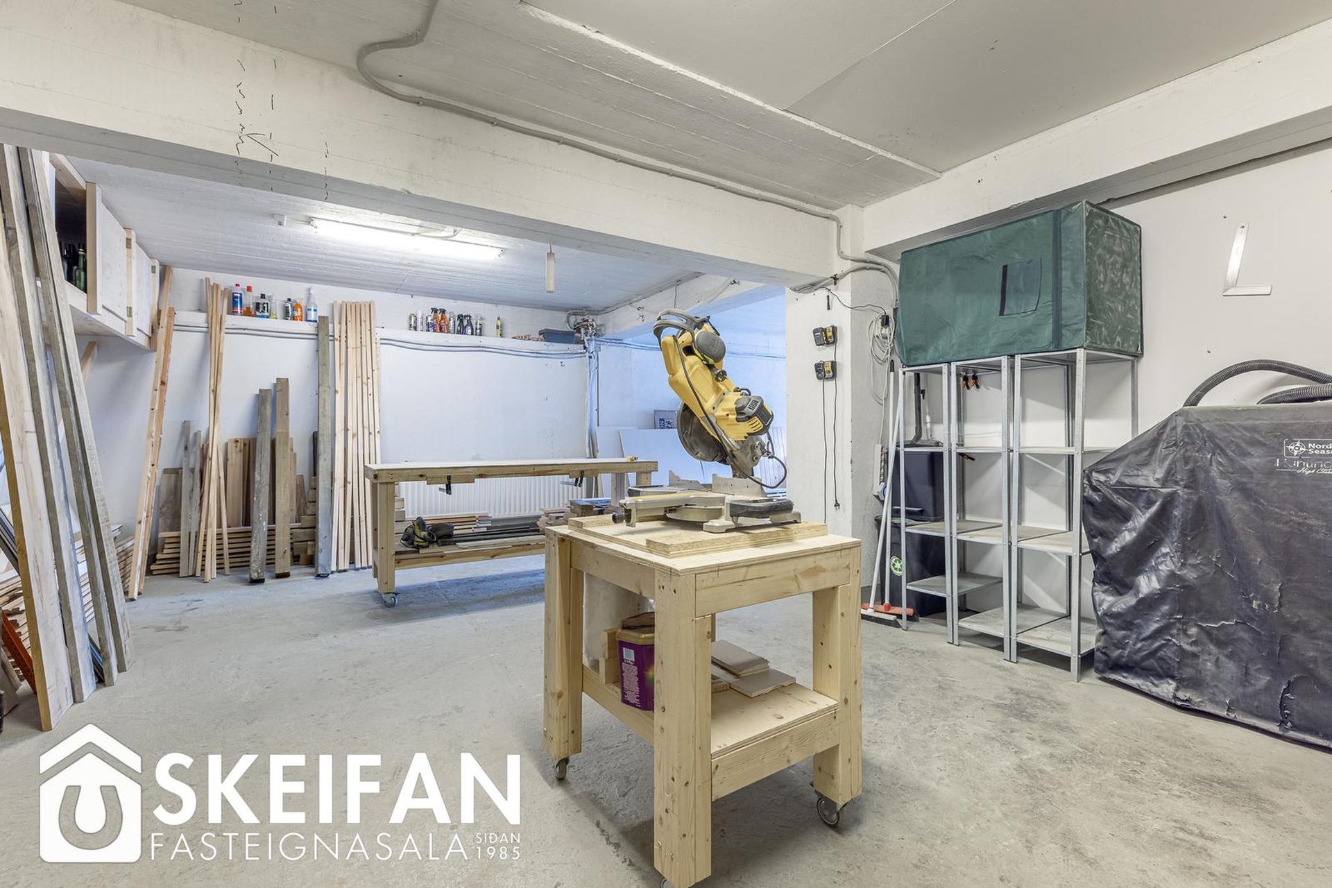 Víkurbraut 13, 230 Reykjanesbær