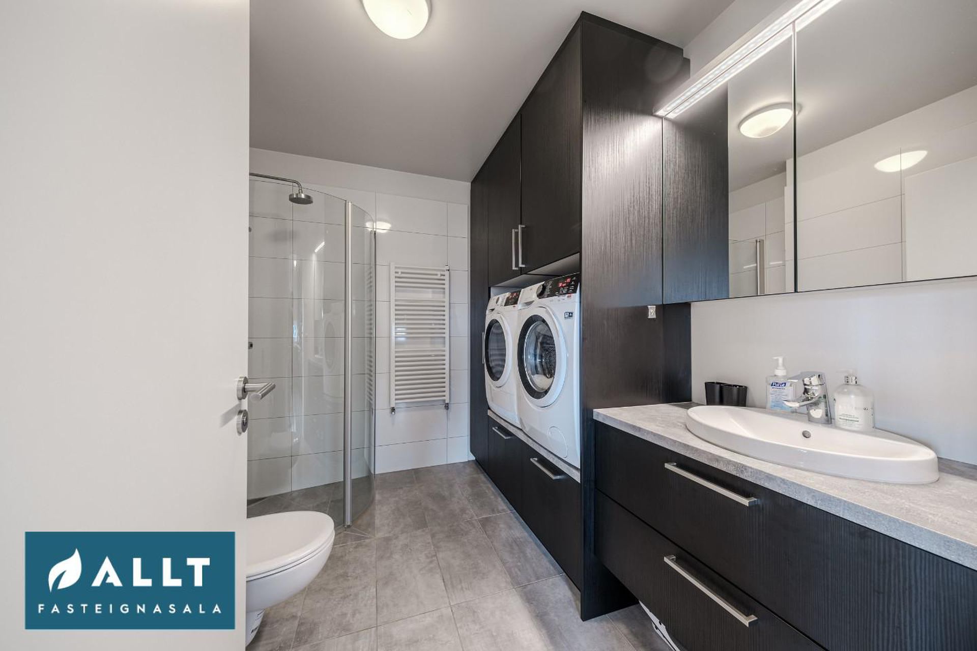 Dalsbraut 14, 260 Reykjanesbær