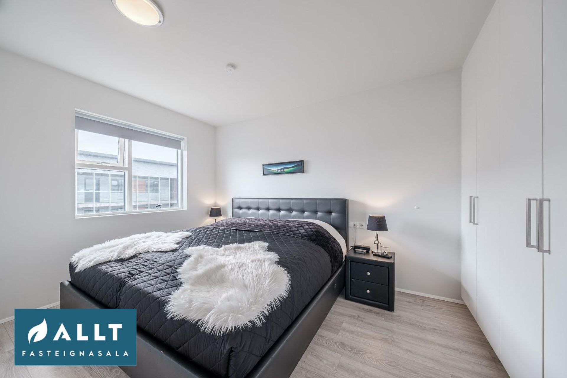 Dalsbraut 14, 260 Reykjanesbær