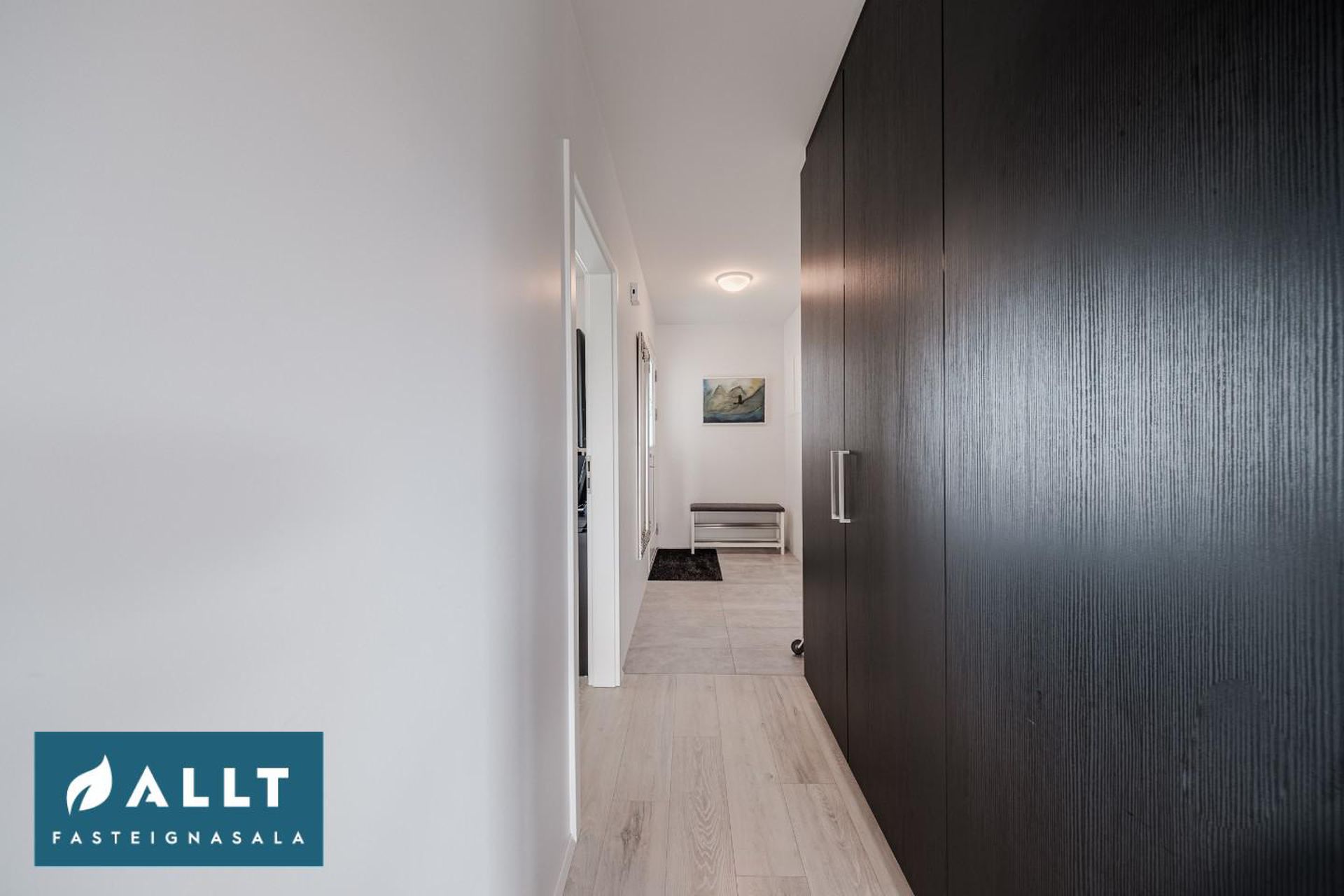 Dalsbraut 14, 260 Reykjanesbær