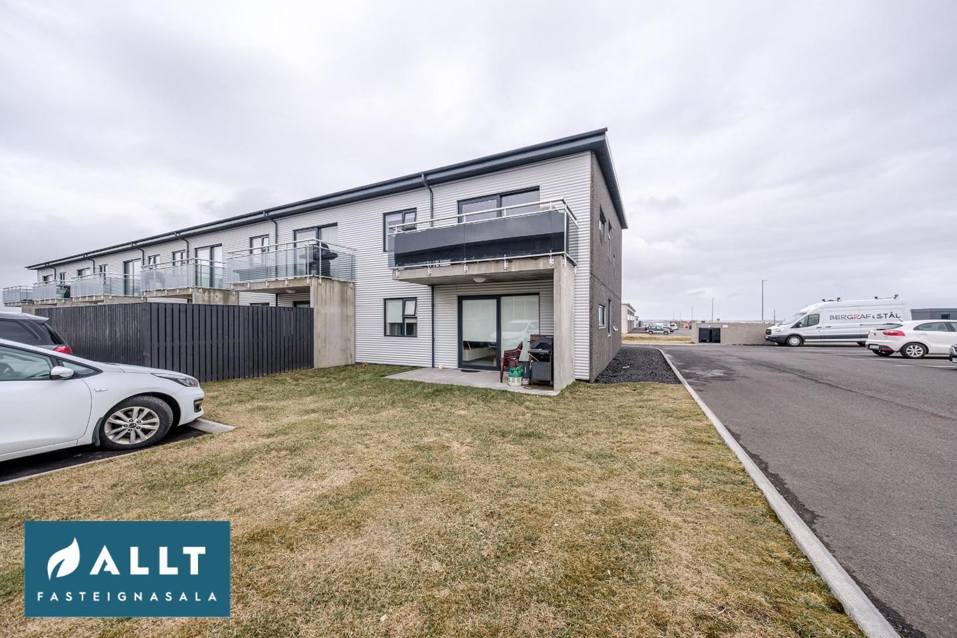 Dalsbraut 14, 260 Reykjanesbær