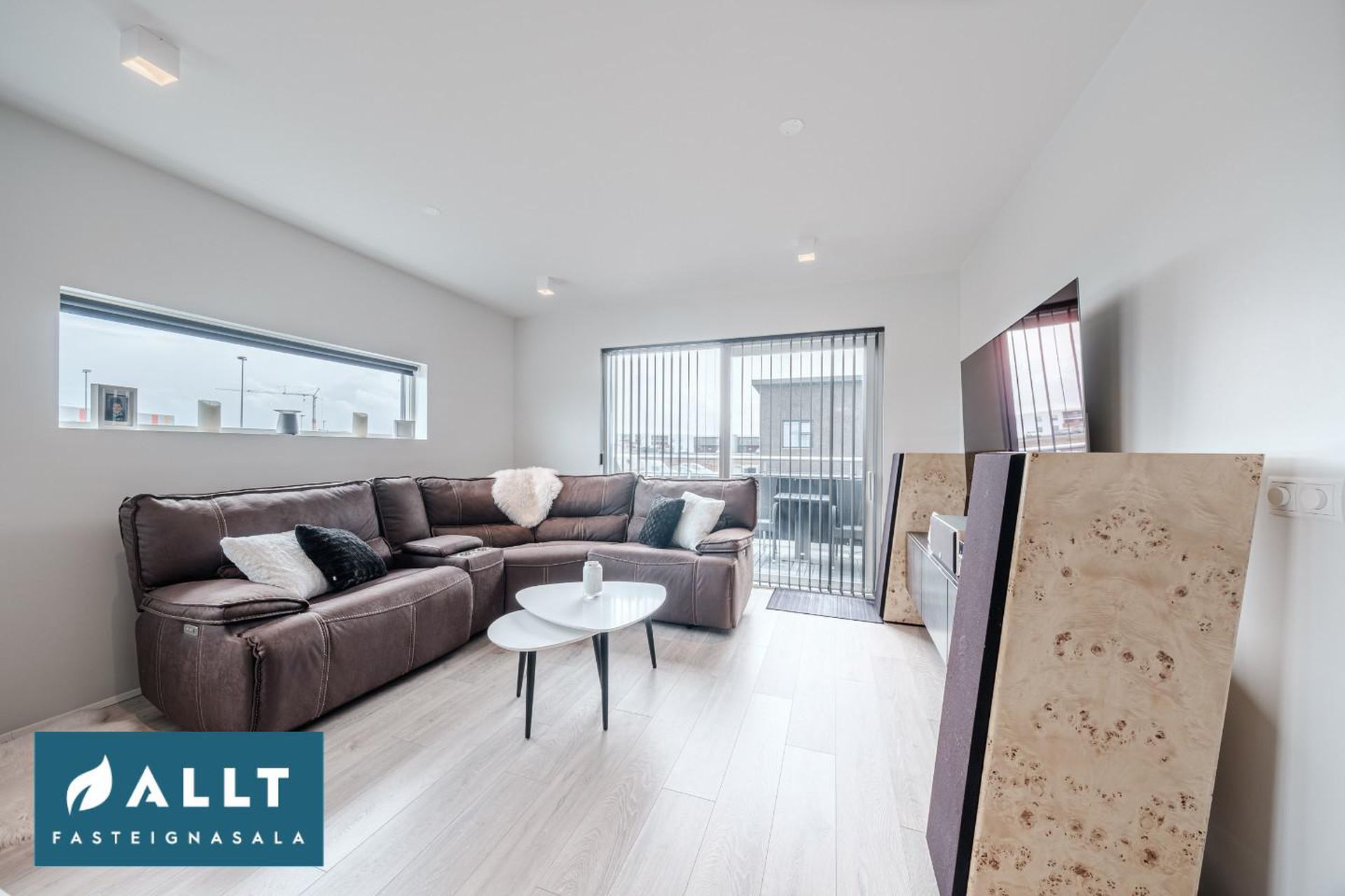 Dalsbraut 14, 260 Reykjanesbær