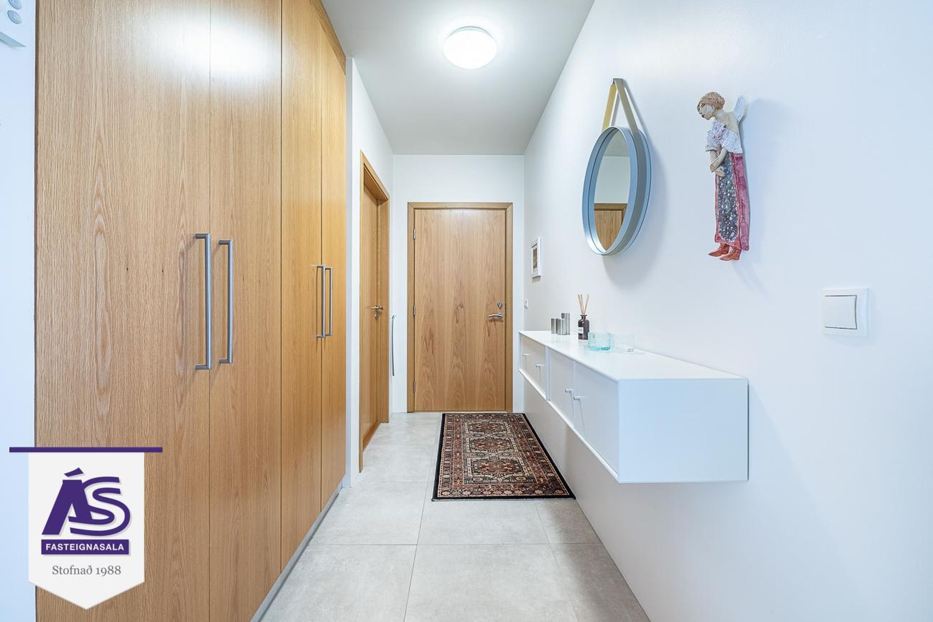 Skipalón 18 - 0204, 220 Hafnarfjörður