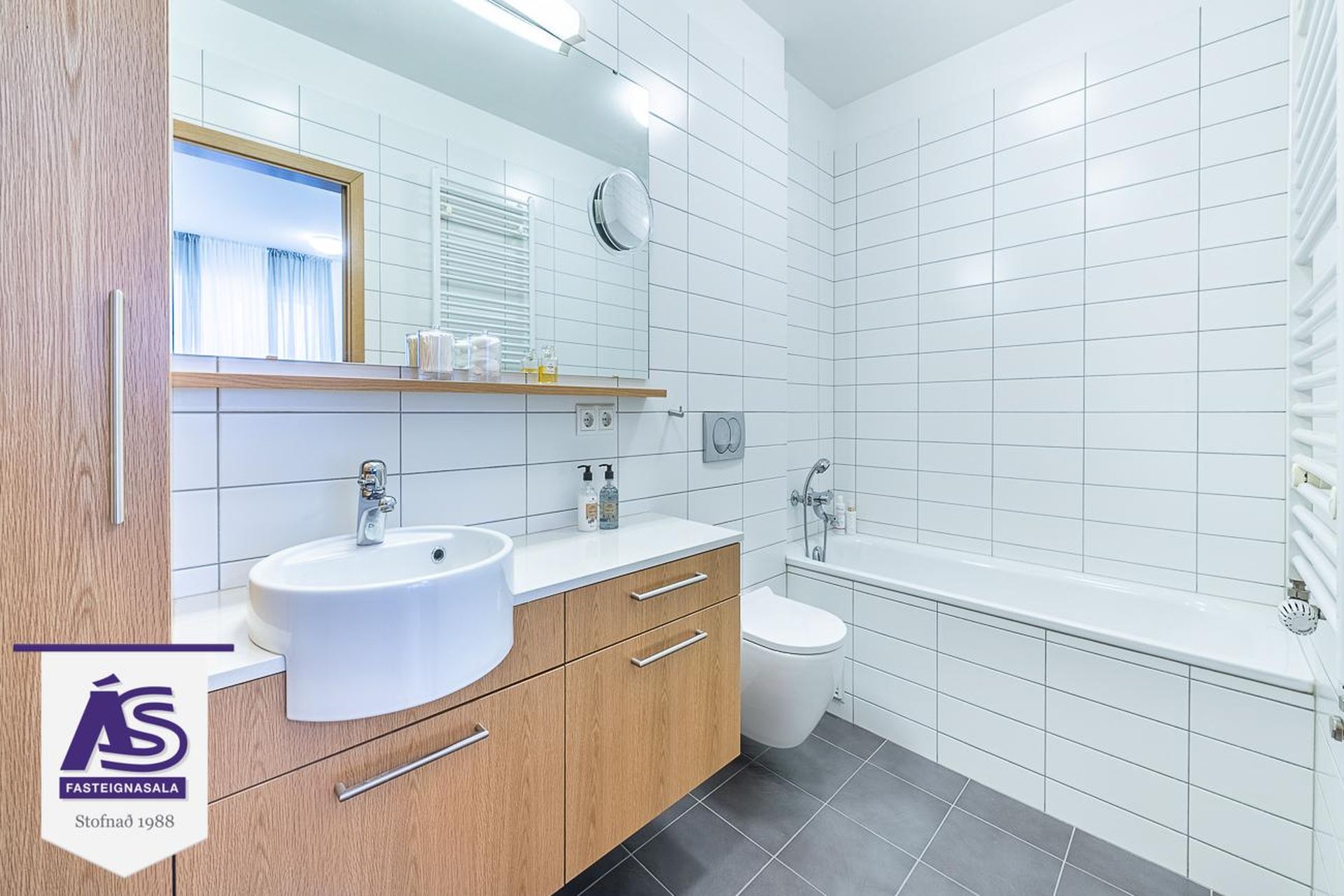 Skipalón 18 - 0204, 220 Hafnarfjörður