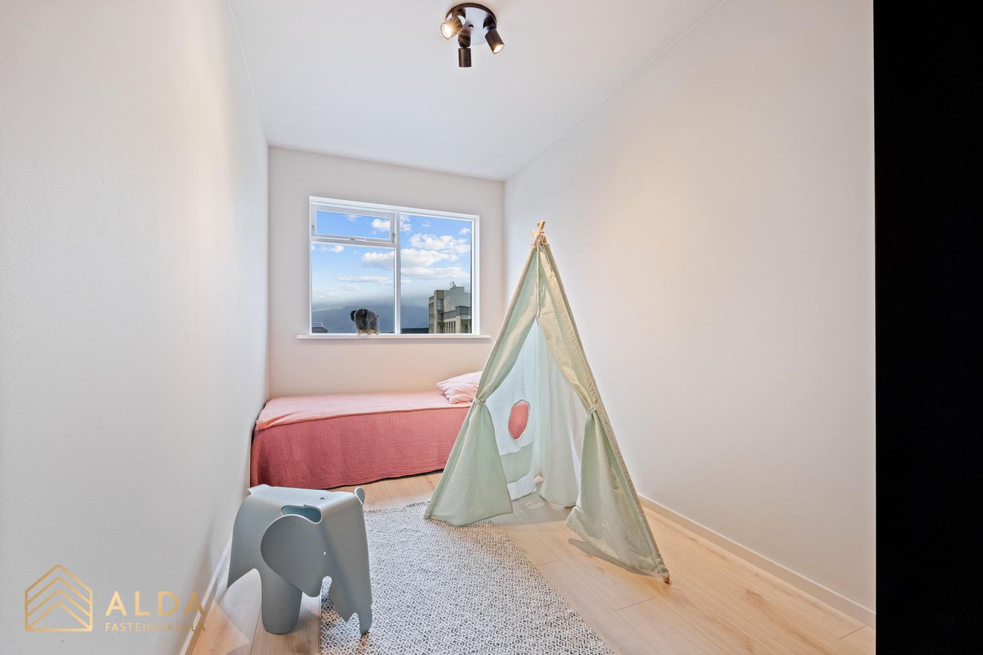 Kleppsvegur 40, 105 Reykjavík