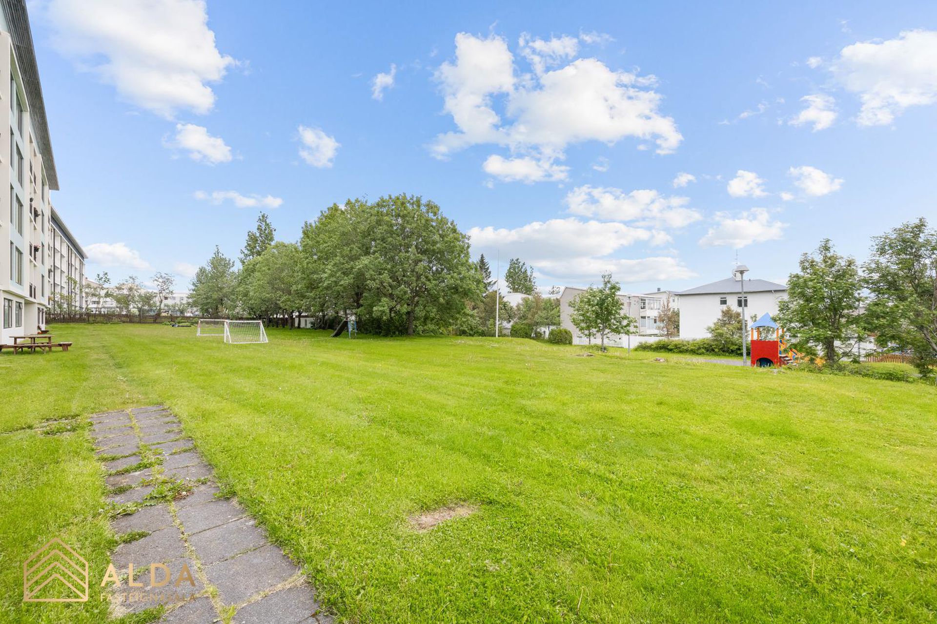 Kleppsvegur 40, 105 Reykjavík