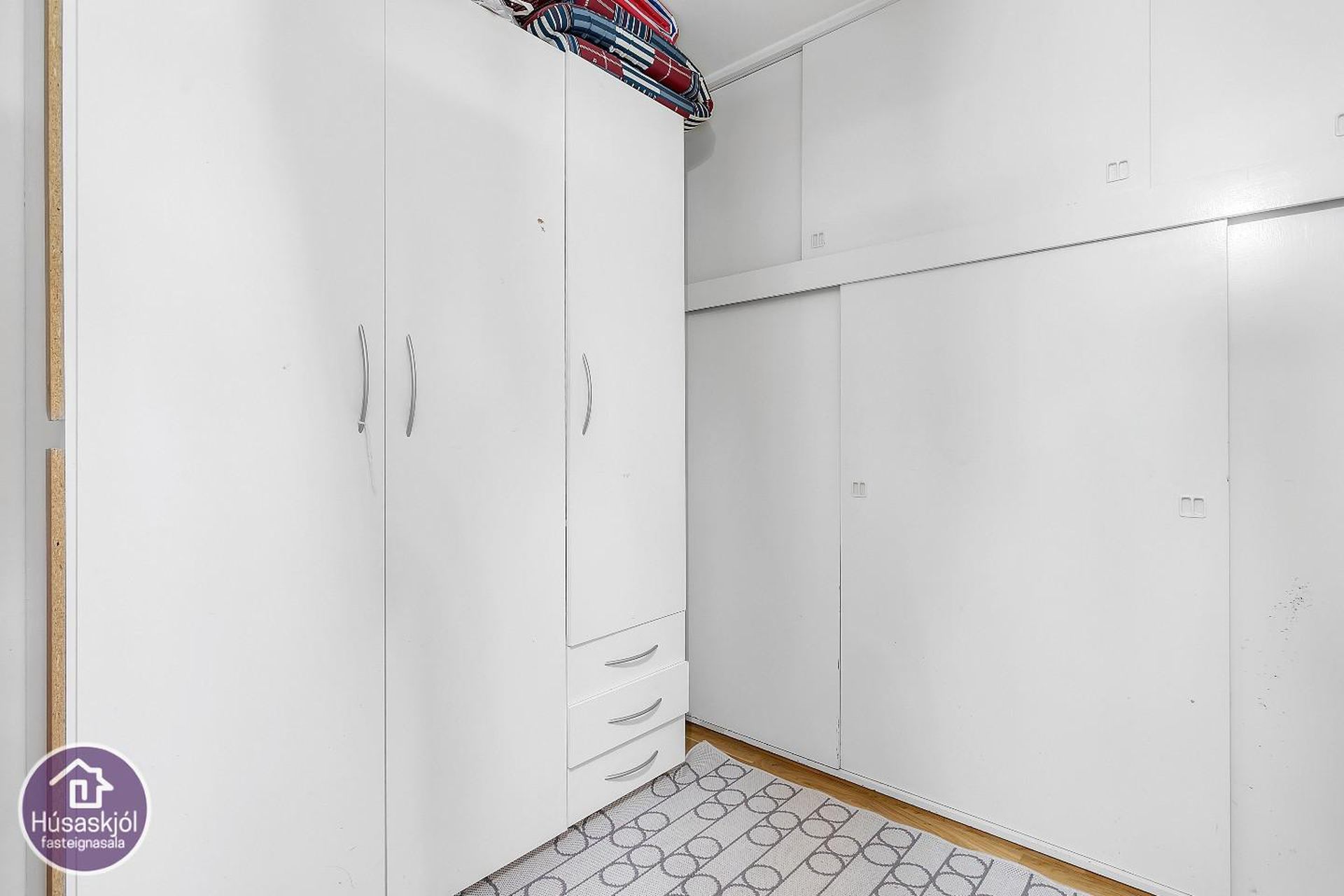 Asparfell 8, 111 Reykjavík