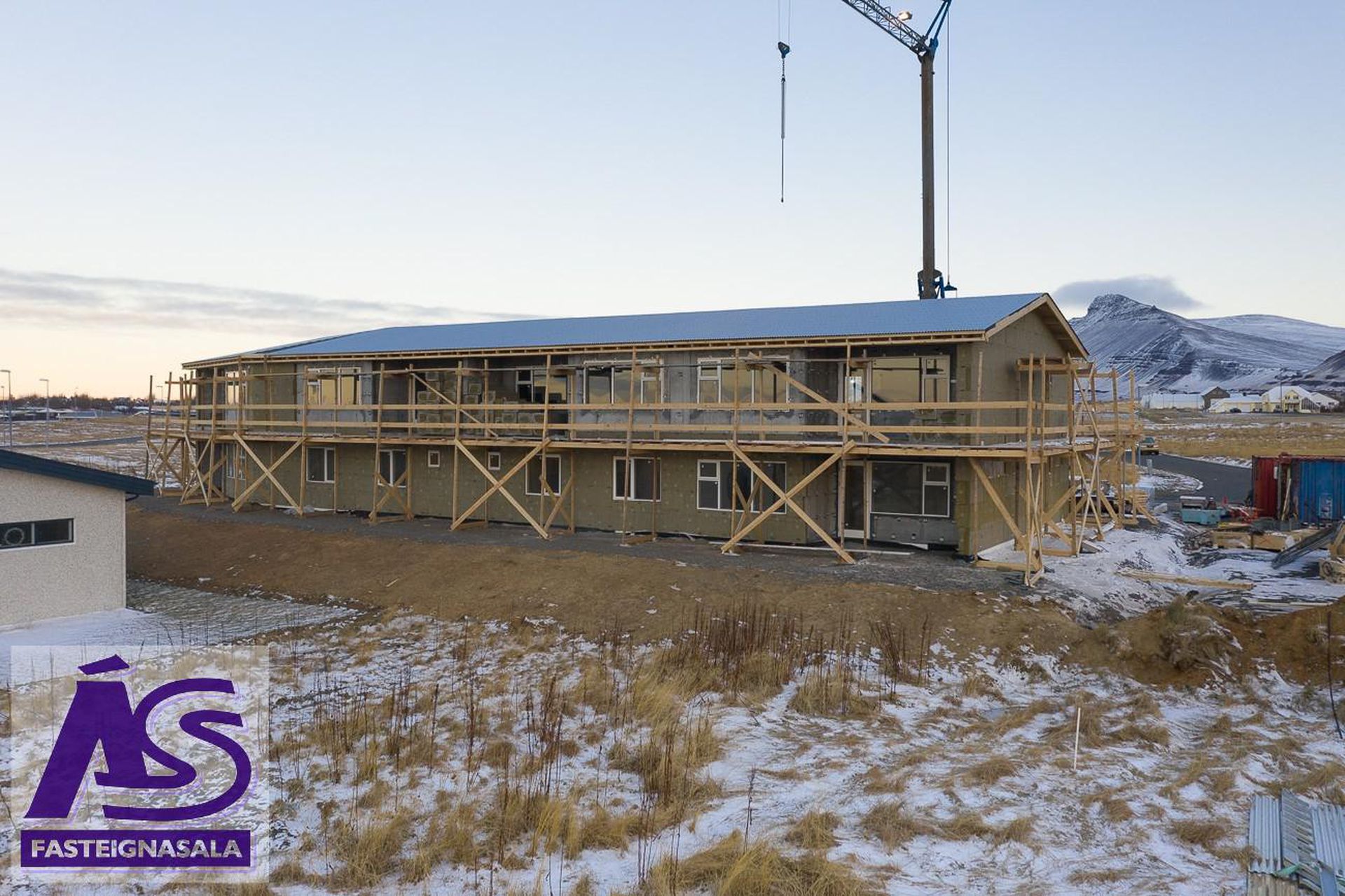 Krossvellir 2, 301 Hval