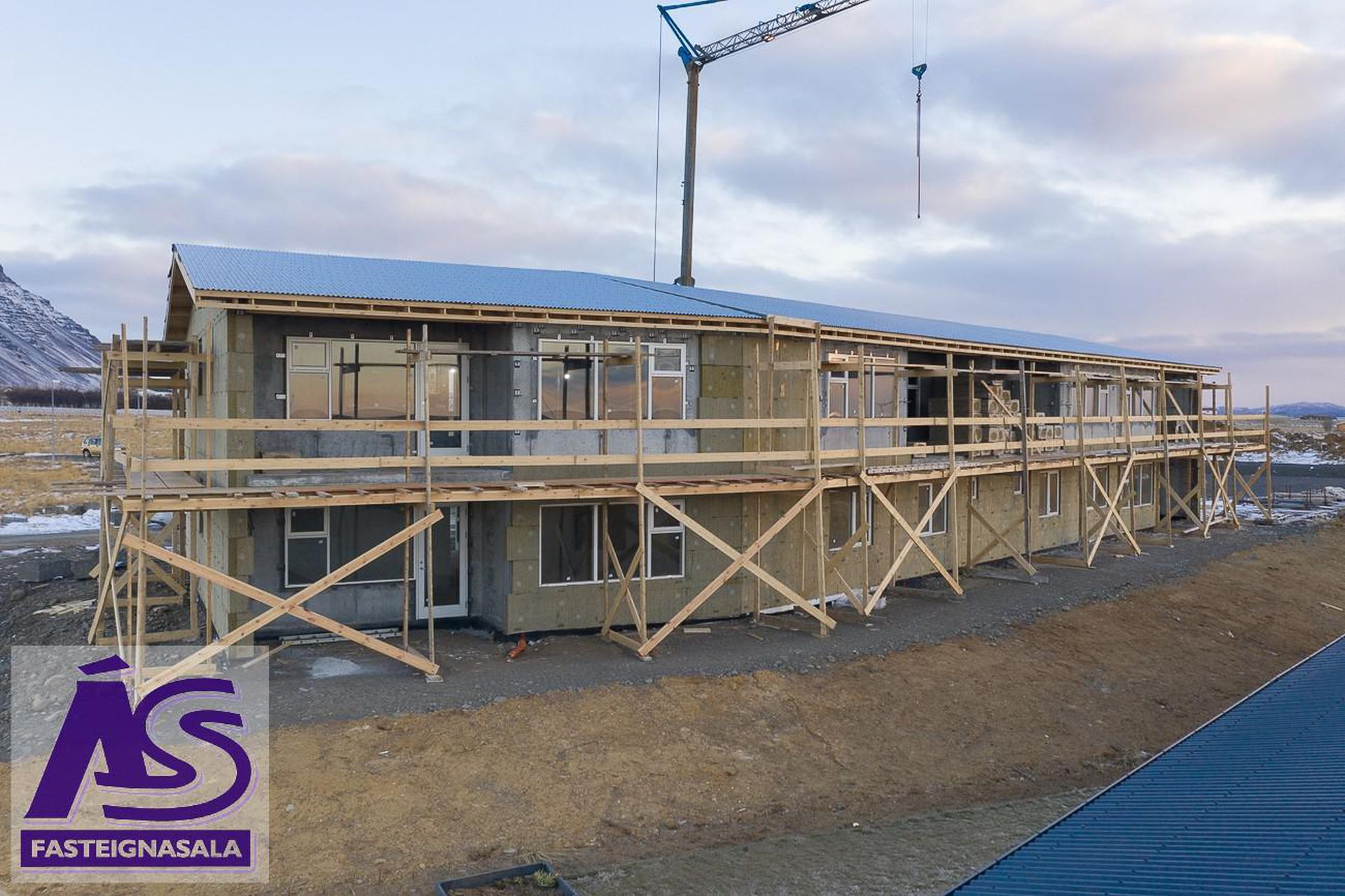 Krossvellir 2, 301 Hval