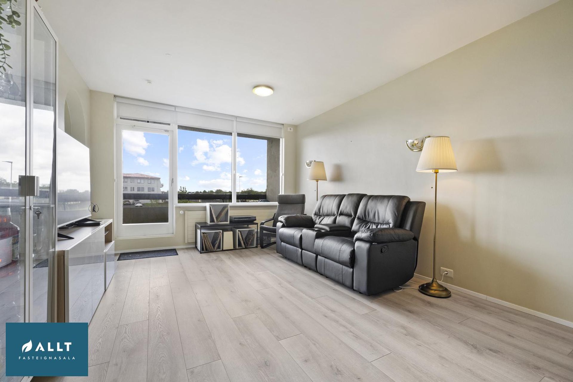 Heiðarhvammur 8, 230 Reykjanesbær