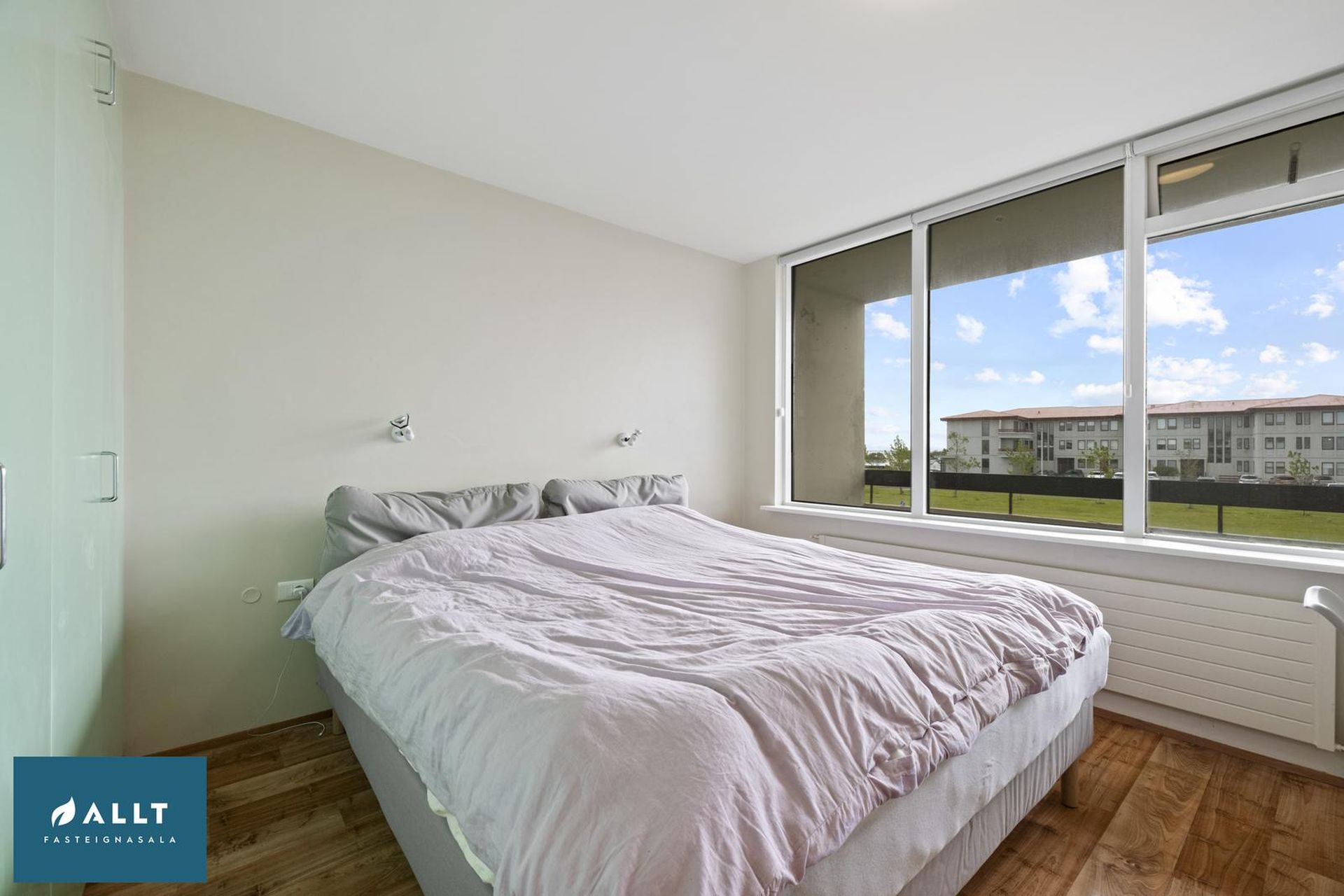 Heiðarhvammur 8, 230 Reykjanesbær