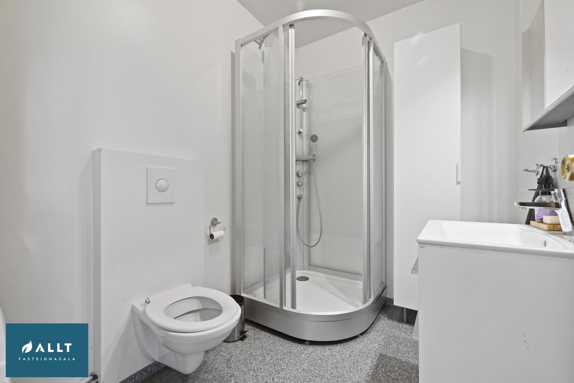 Heiðarhvammur 8, 230 Reykjanesbær