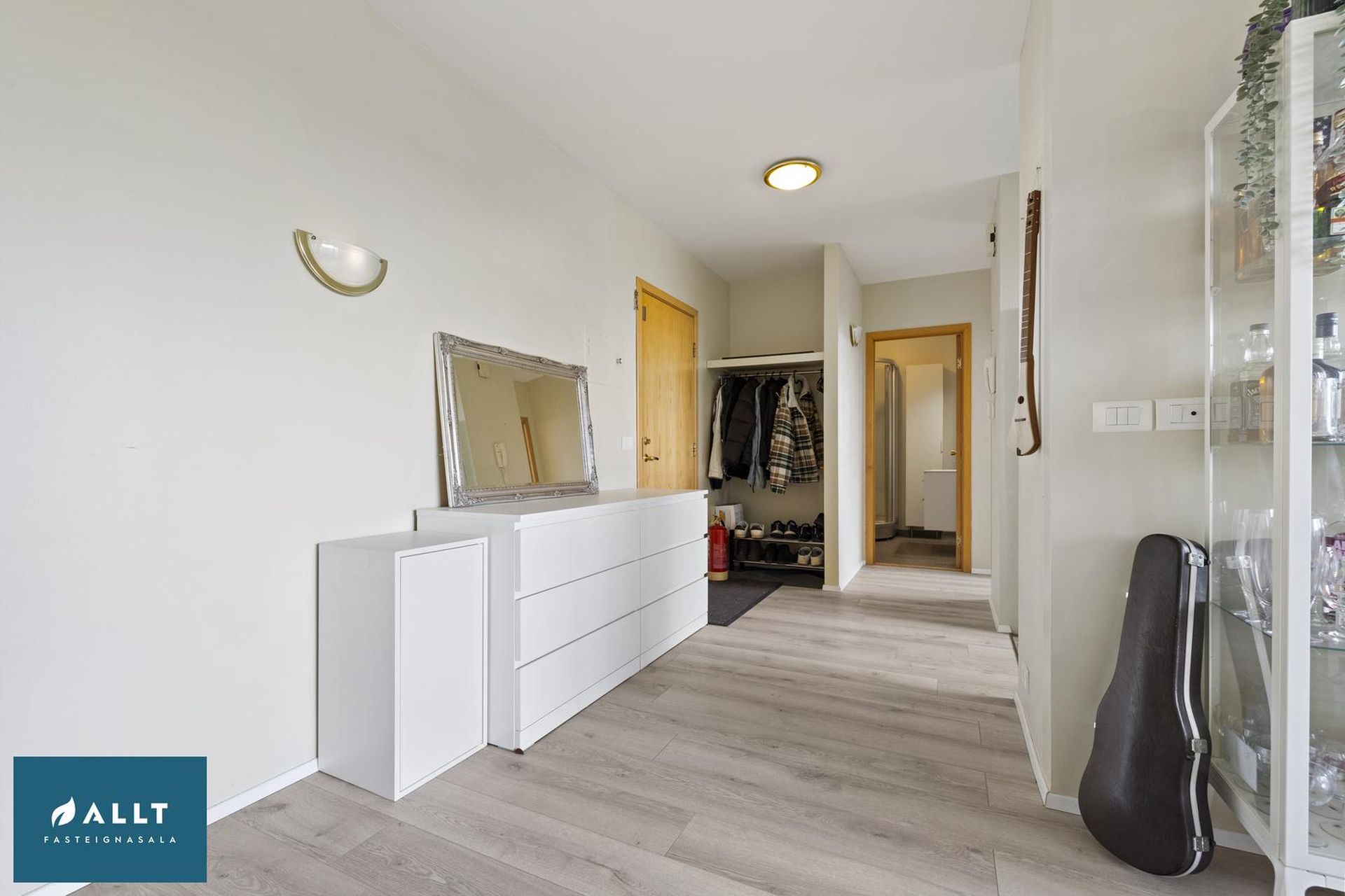 Heiðarhvammur 8, 230 Reykjanesbær