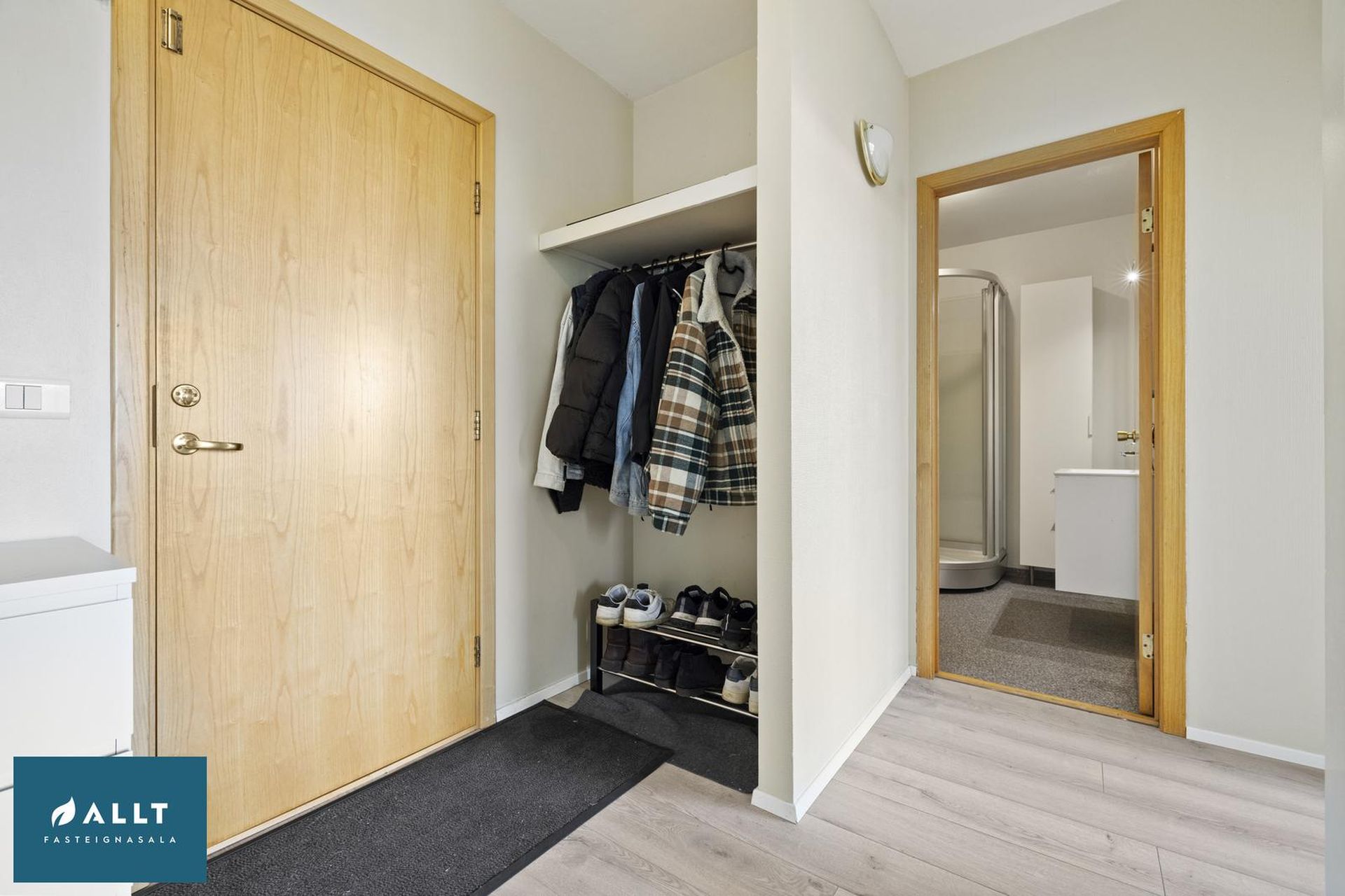 Heiðarhvammur 8, 230 Reykjanesbær